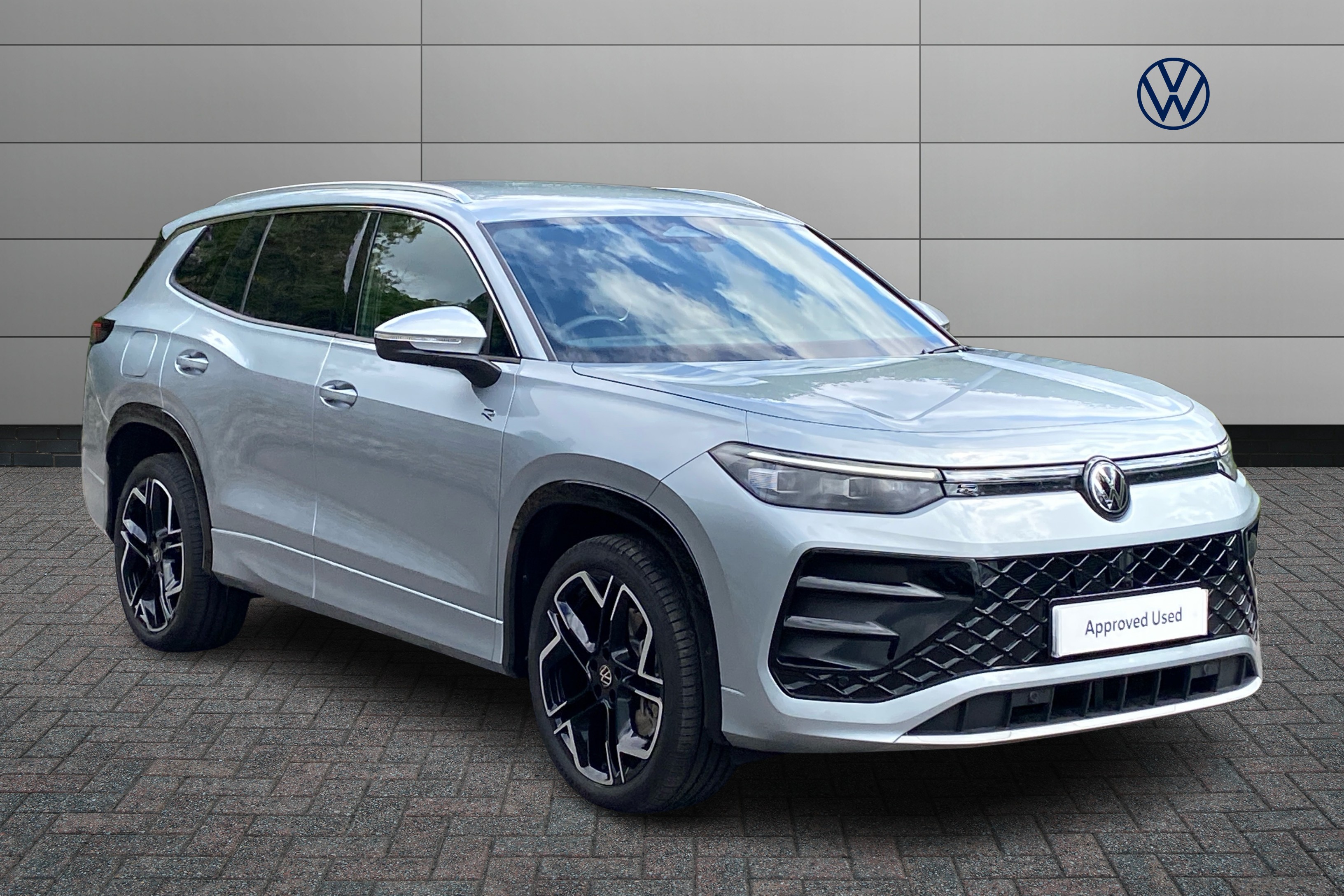 Main listing image - Volkswagen Tayron