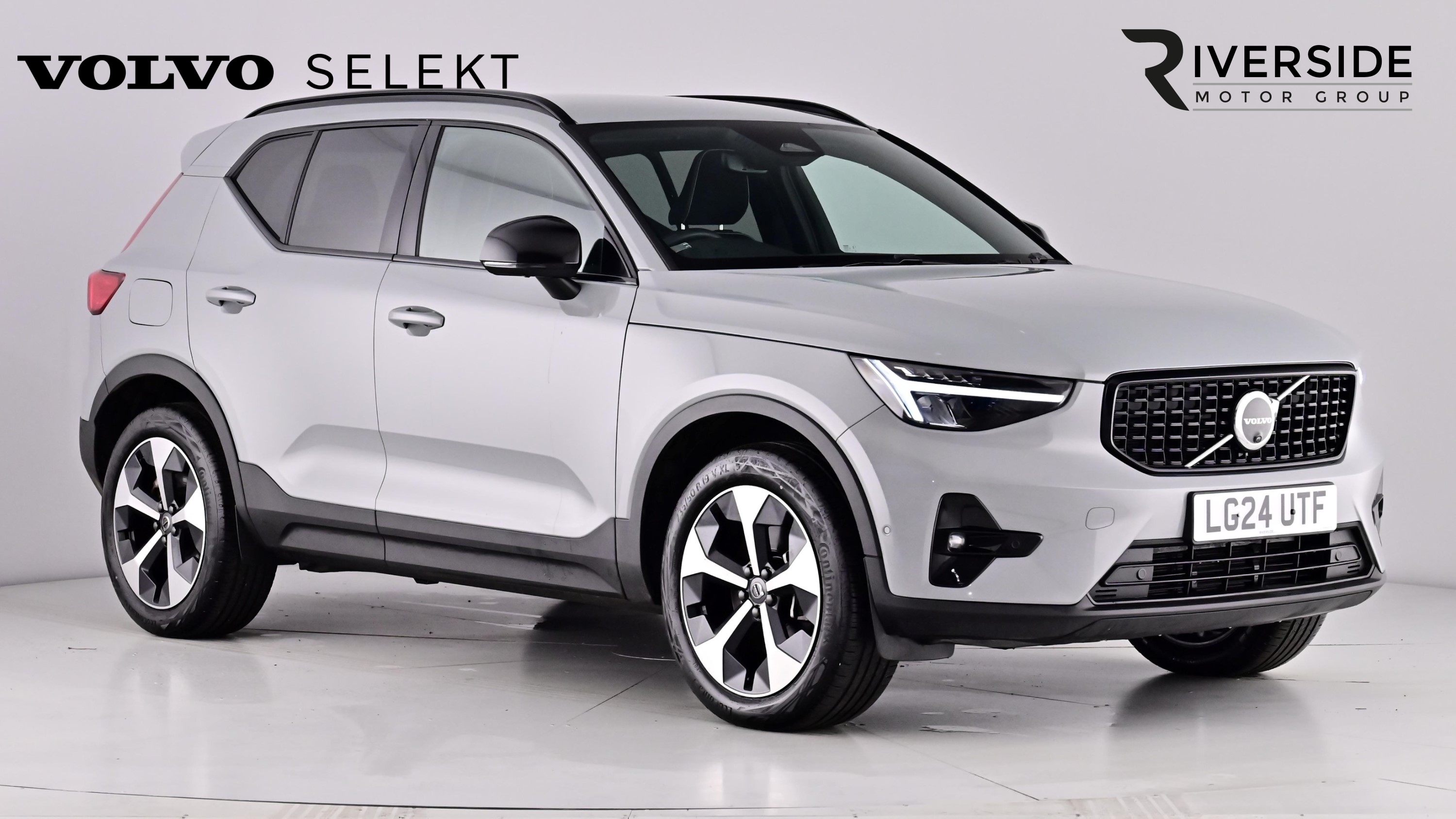 Main listing image - Volvo XC40