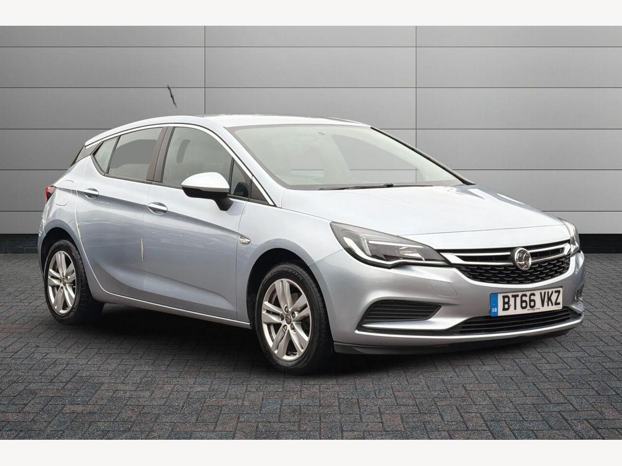 Main listing image - Vauxhall Astra