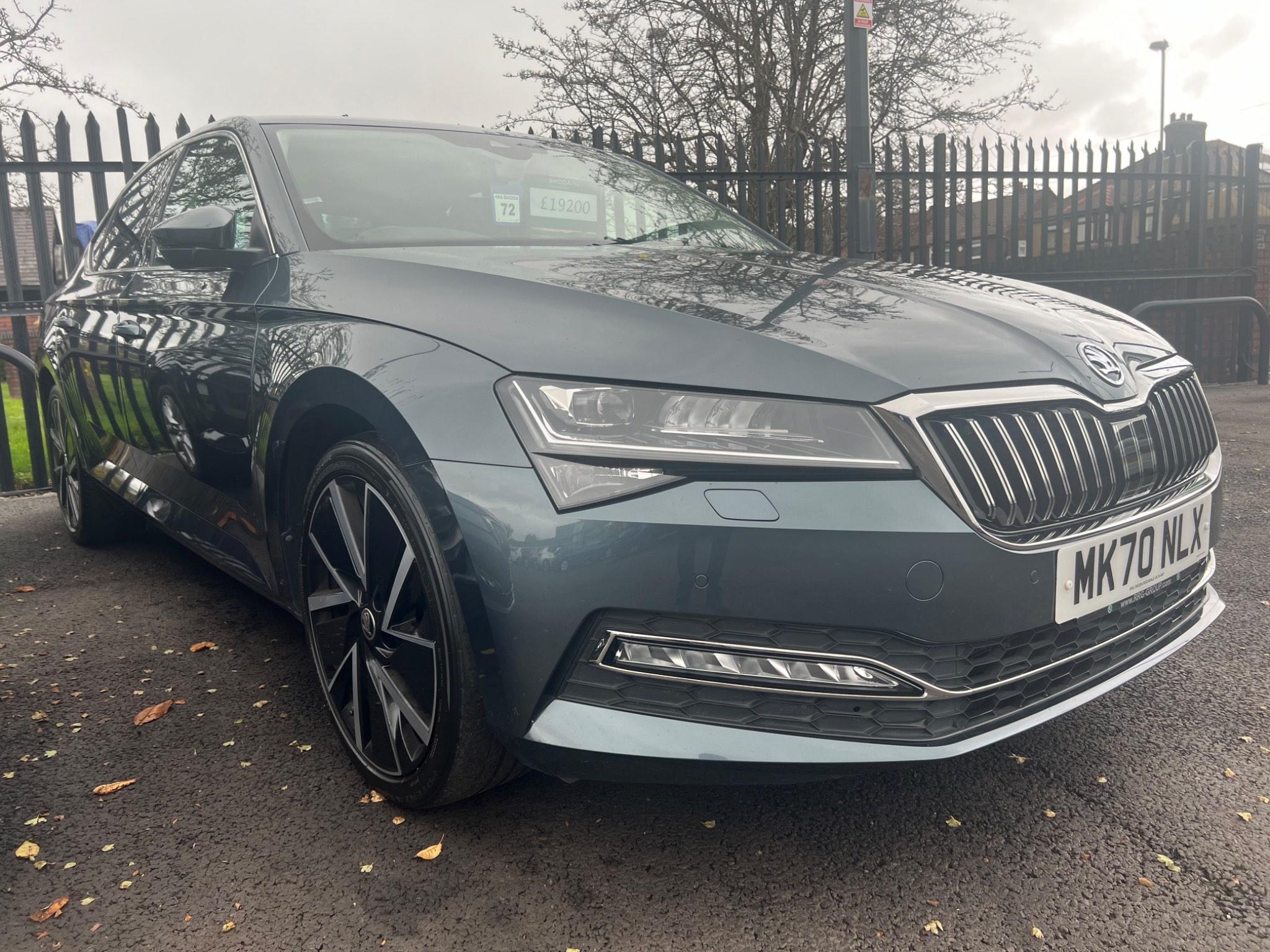 Main listing image - Skoda Superb