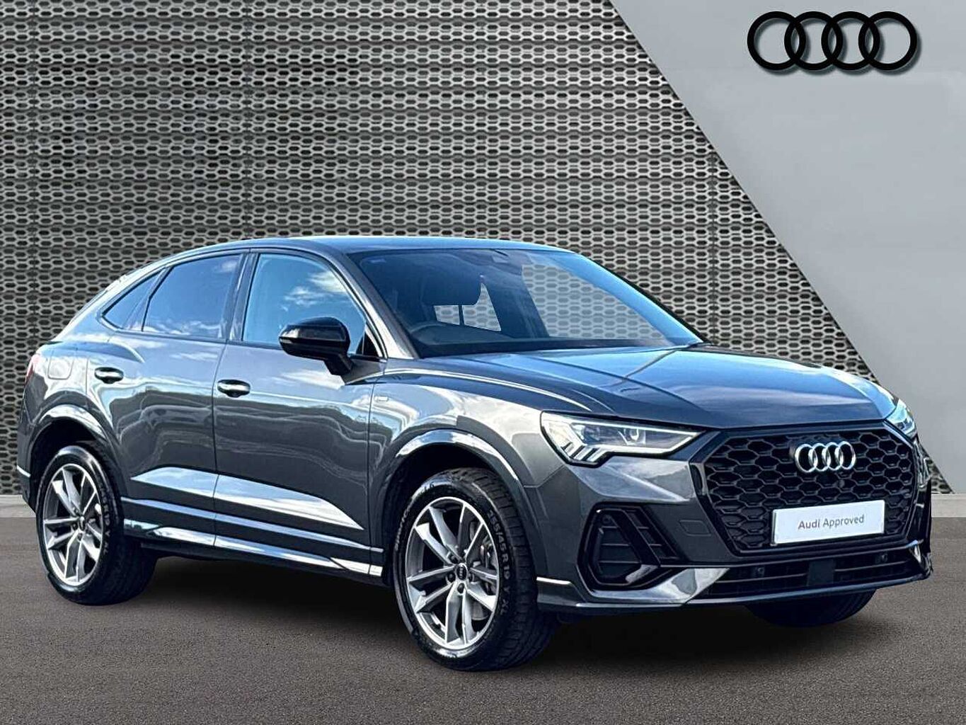Main listing image - Audi Q3