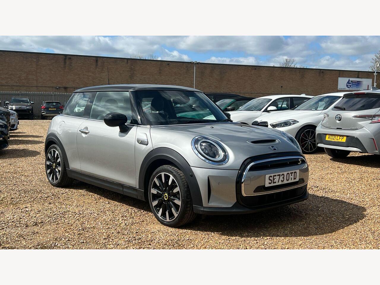 Main listing image - MINI Electric