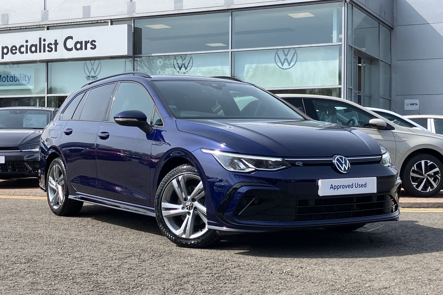 Main listing image - Volkswagen Golf Estate