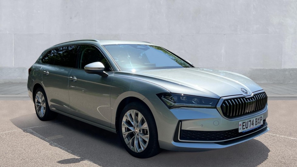 Main listing image - Skoda Superb