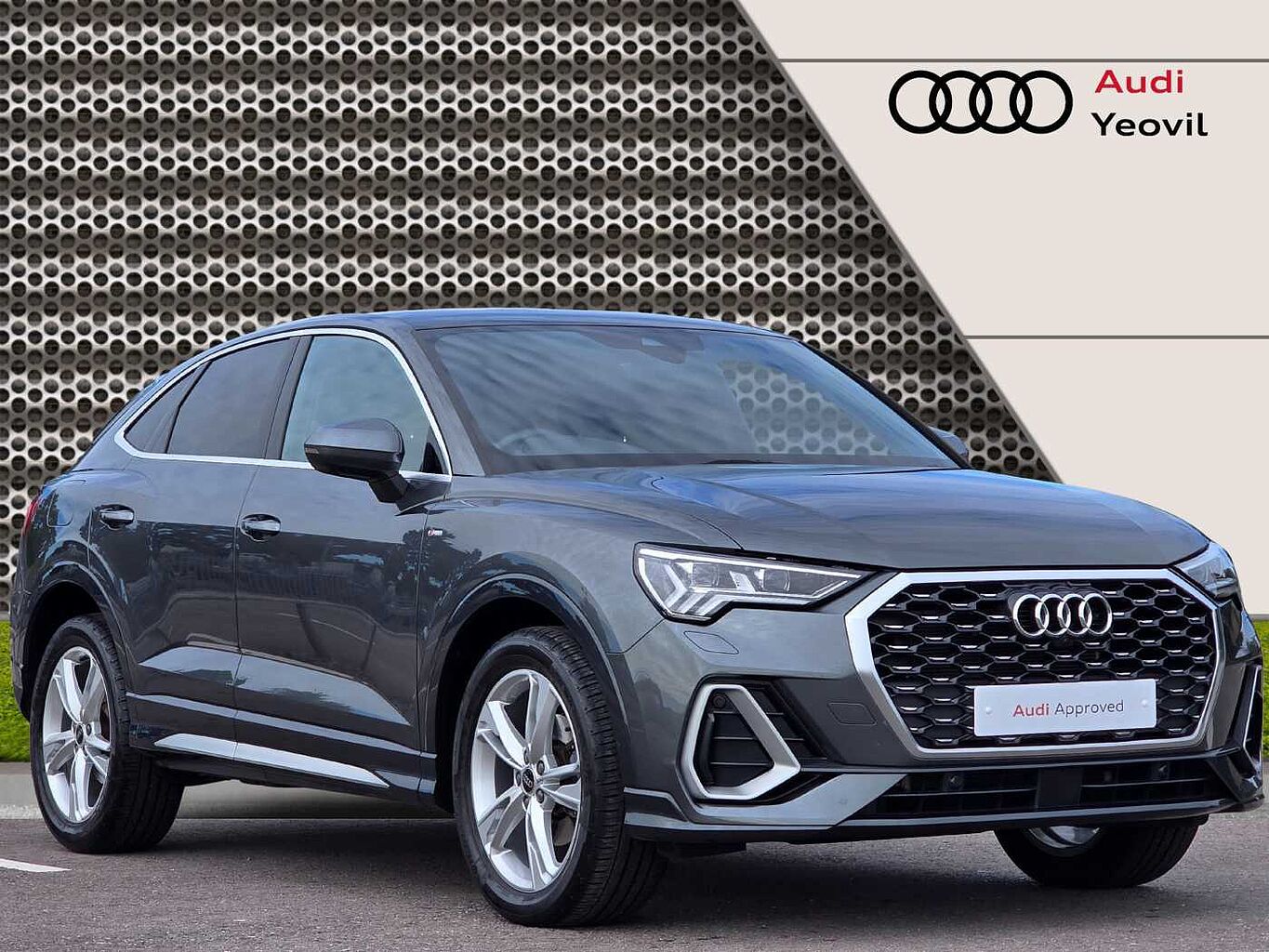 Main listing image - Audi Q3