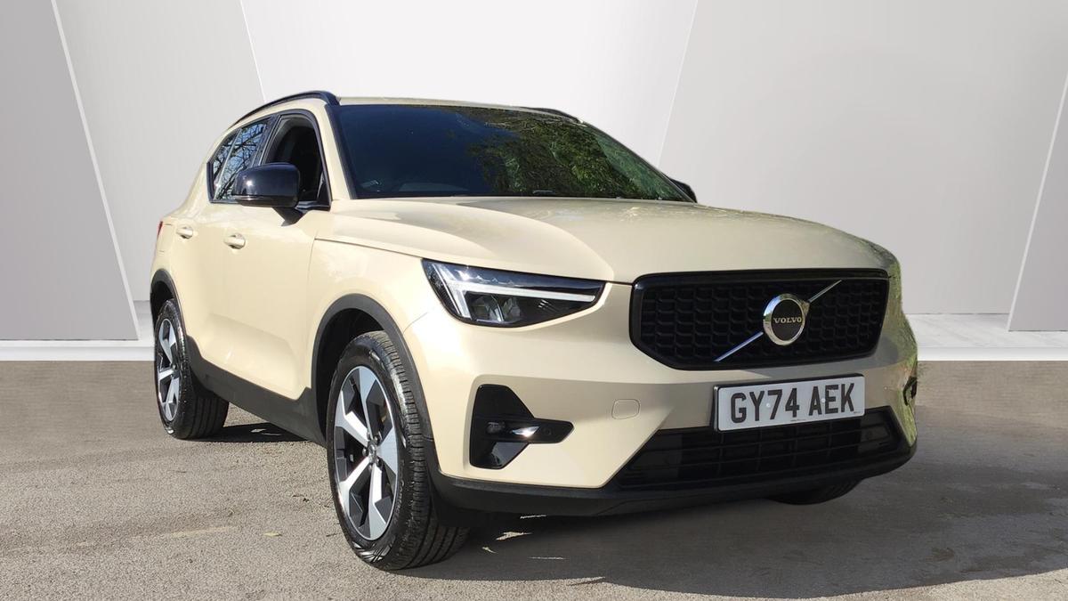 Main listing image - Volvo XC40
