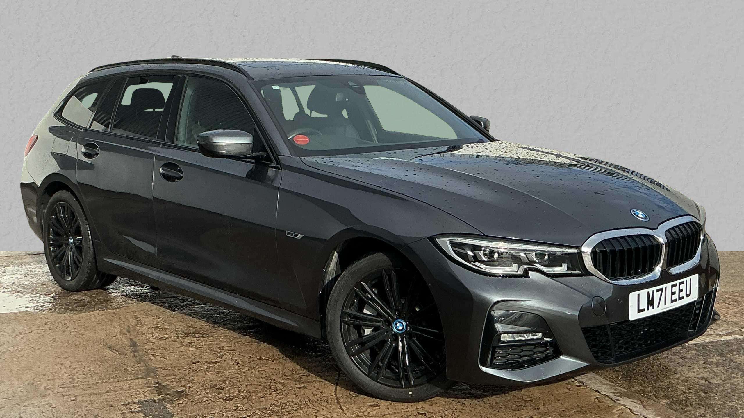 Main listing image - BMW 3 Series Touring