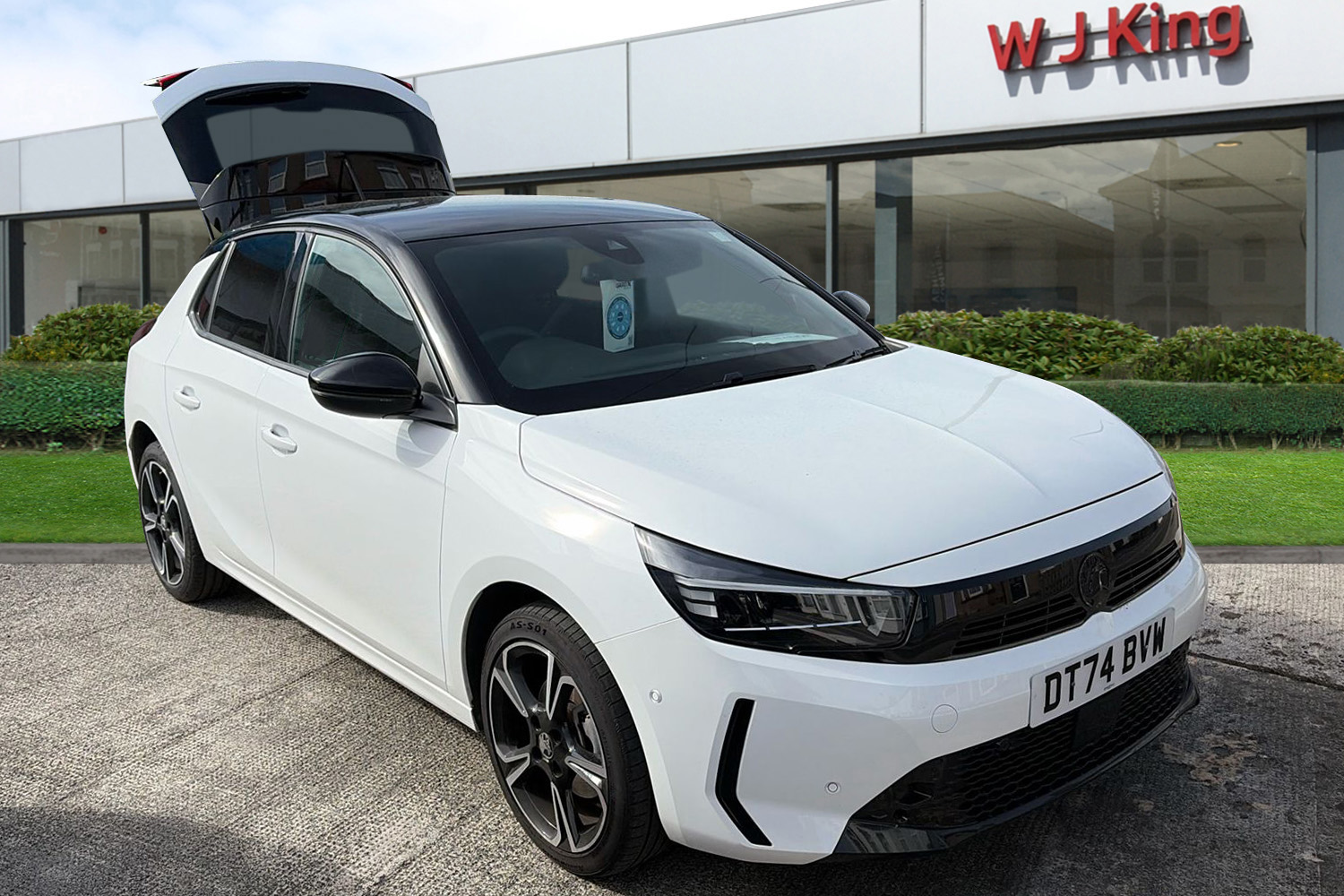 Main listing image - Vauxhall Corsa