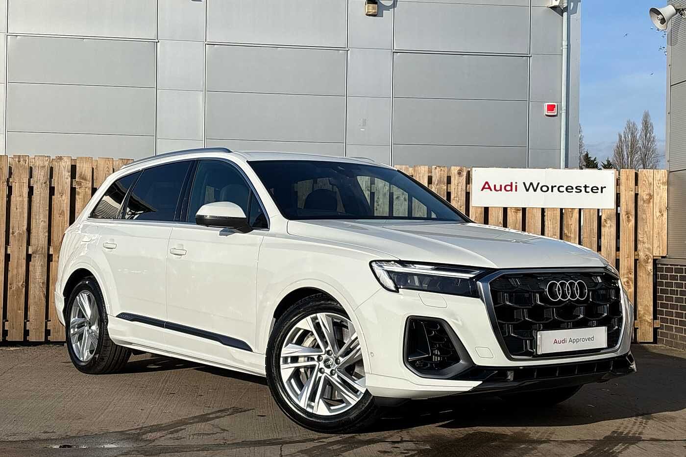 Main listing image - Audi Q7