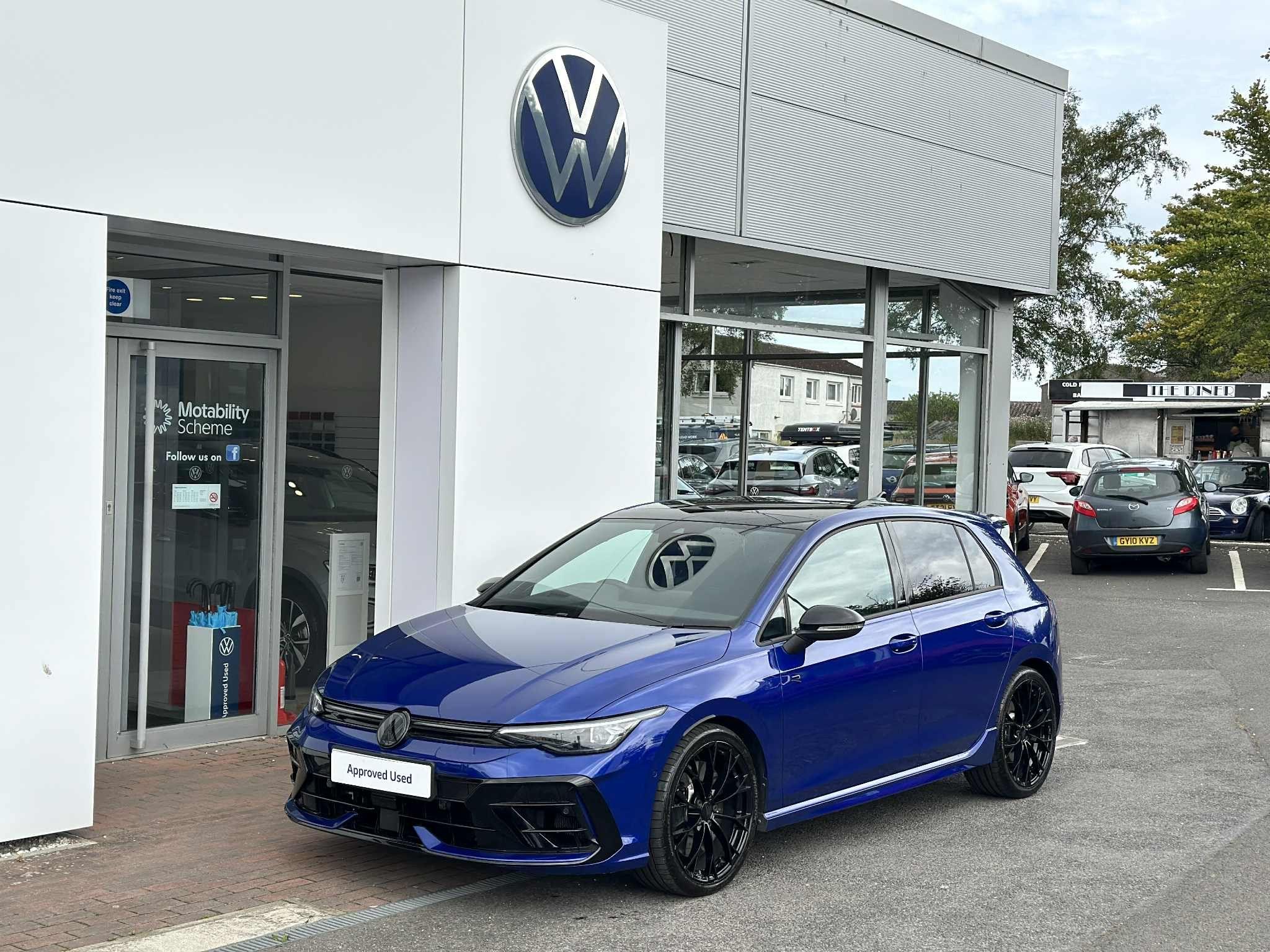 Main listing image - Volkswagen Golf R
