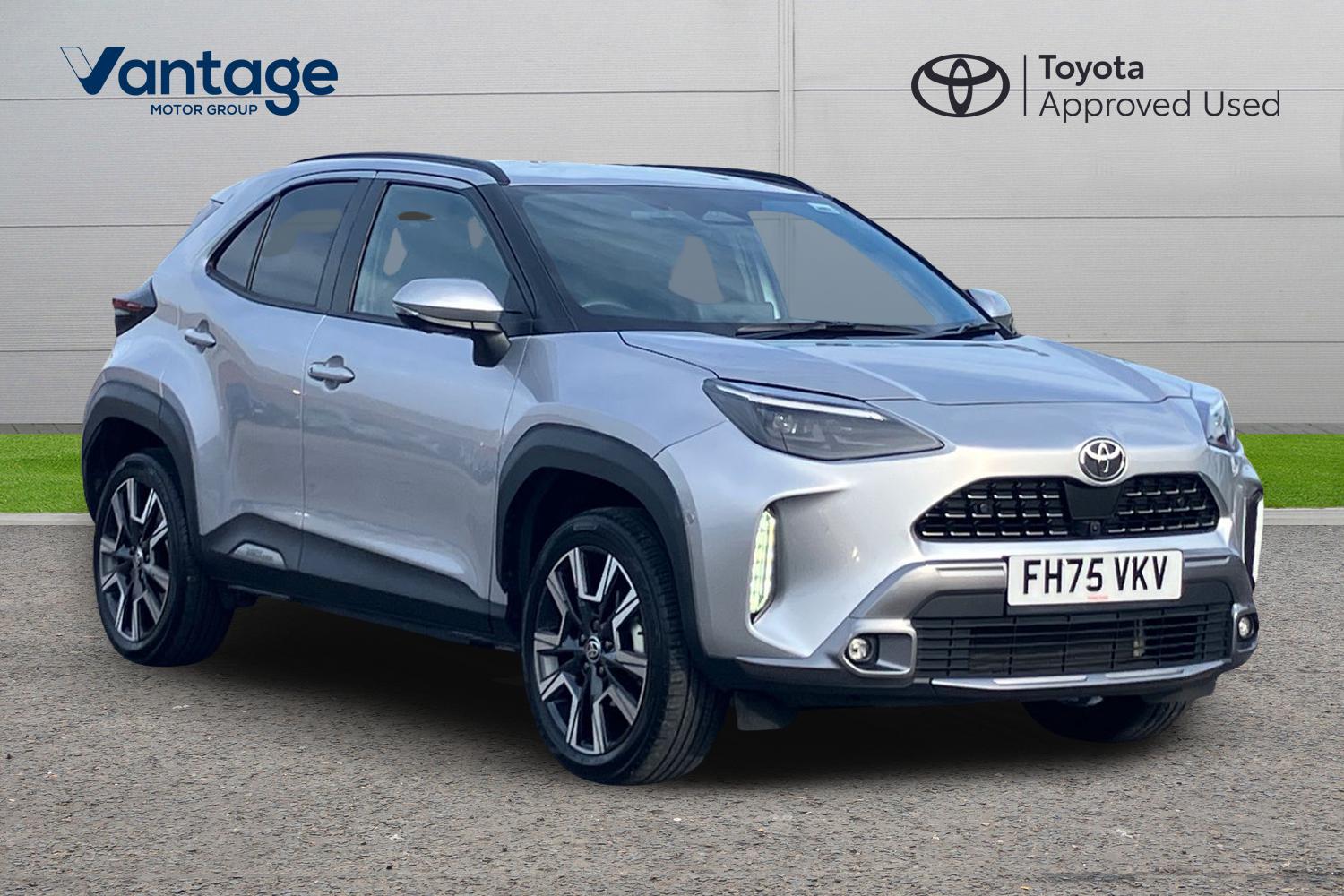Main listing image - Toyota Yaris Cross