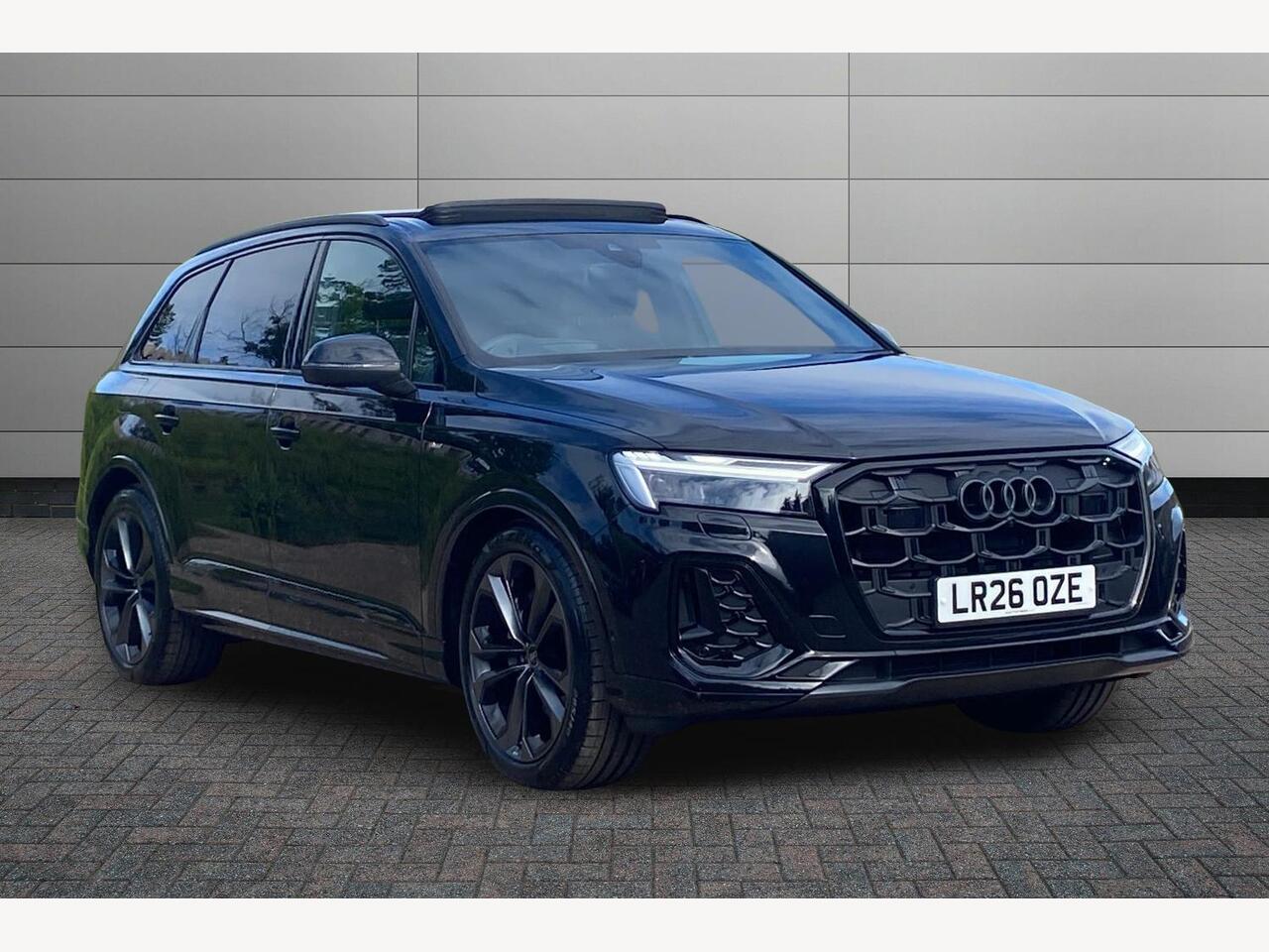 Main listing image - Audi Q7