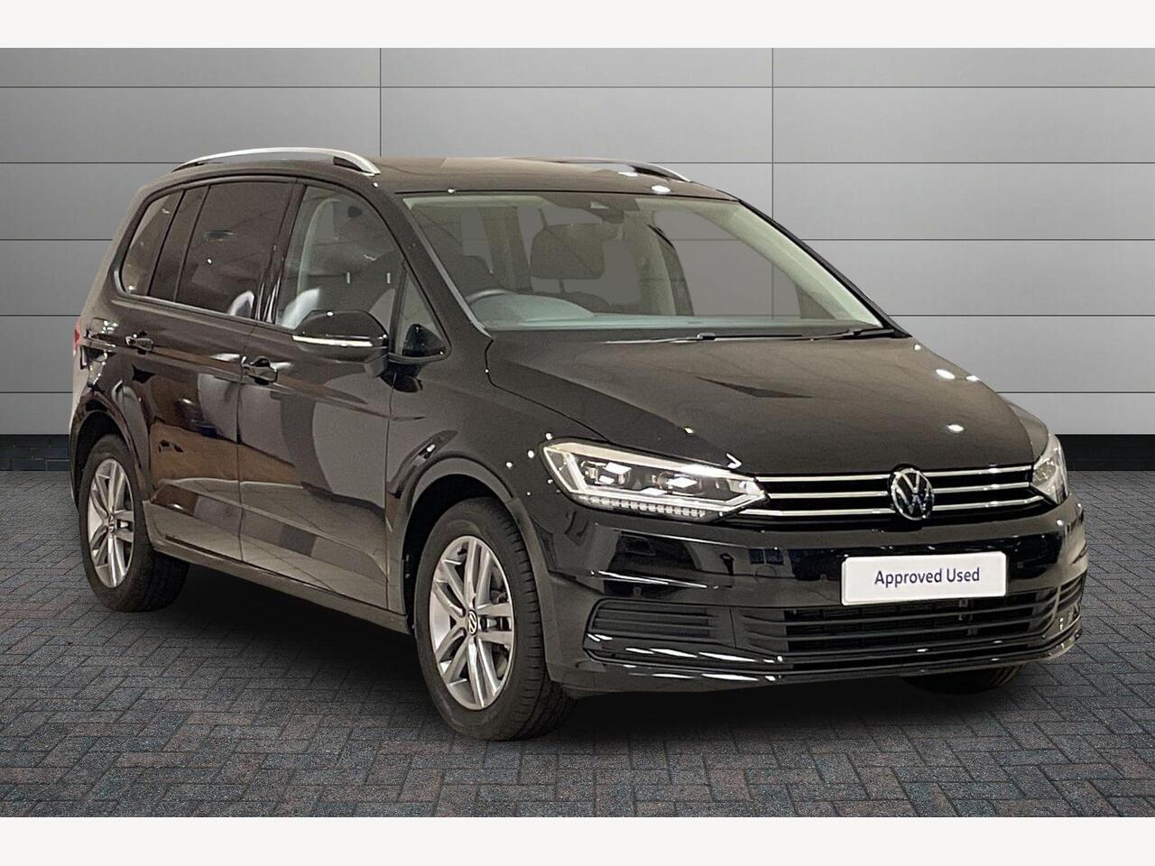 Main listing image - Volkswagen Touran