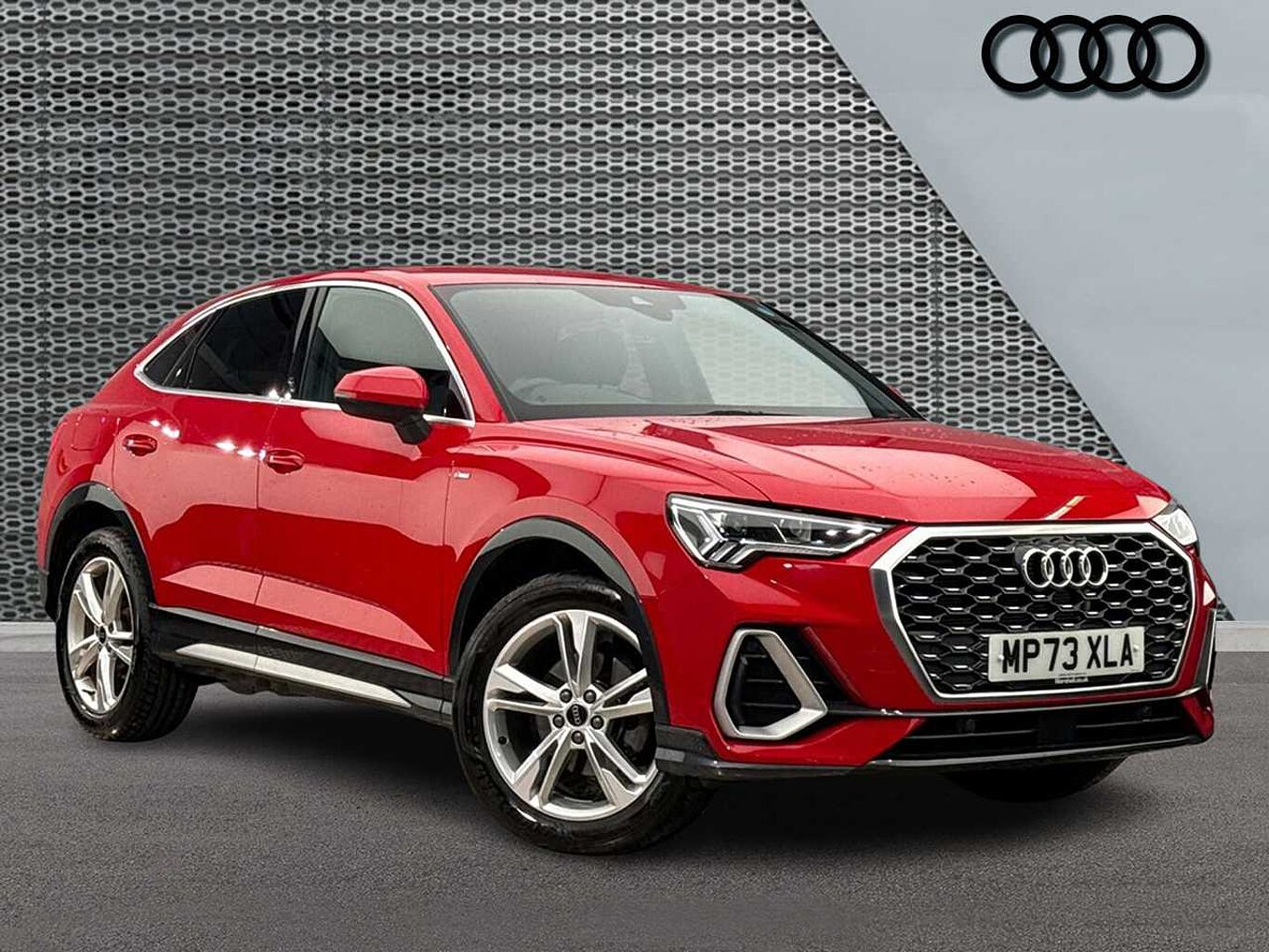 Main listing image - Audi Q3