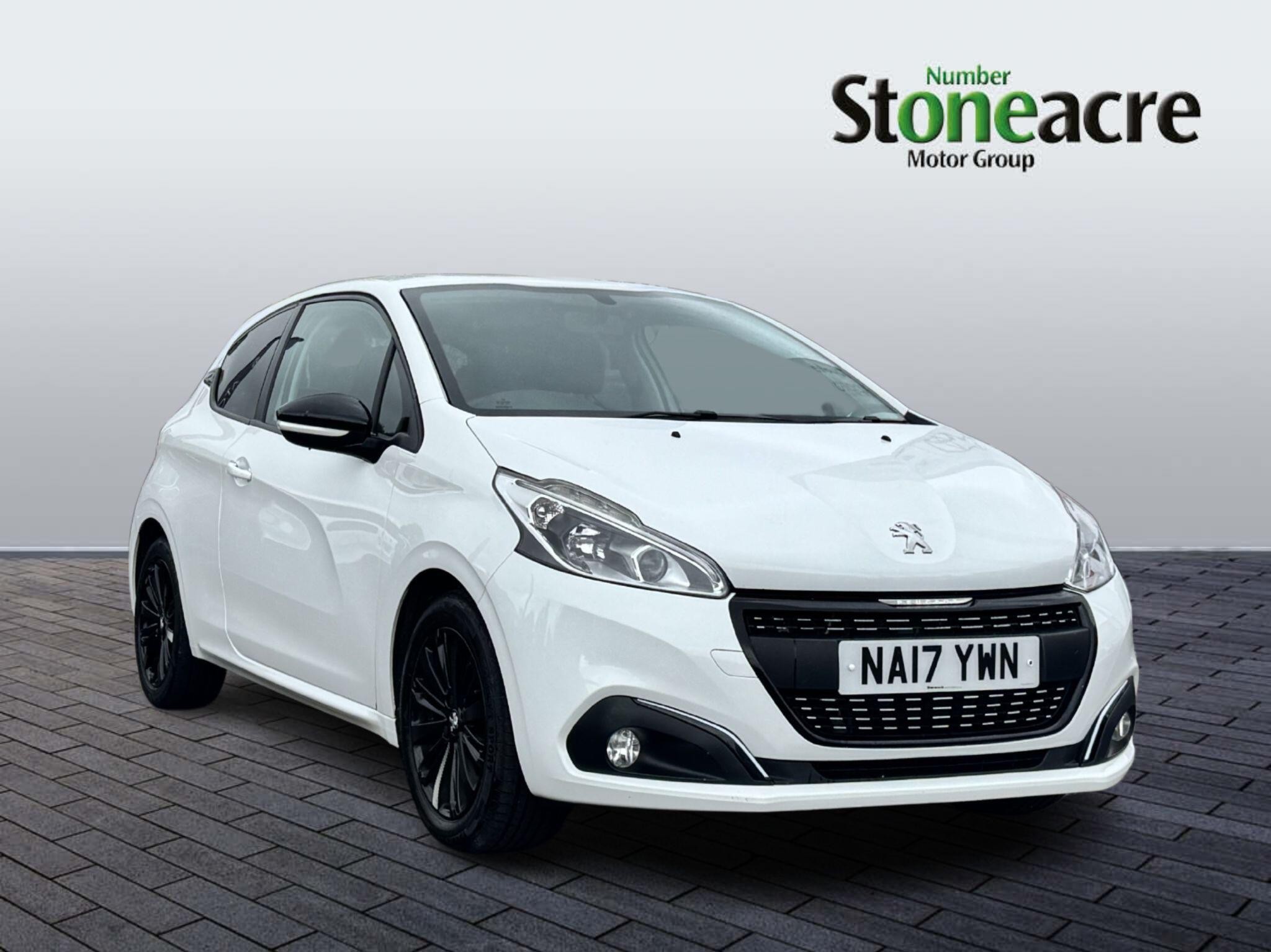 Main listing image - Peugeot 208