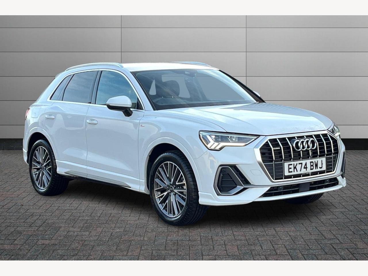 Main listing image - Audi Q3