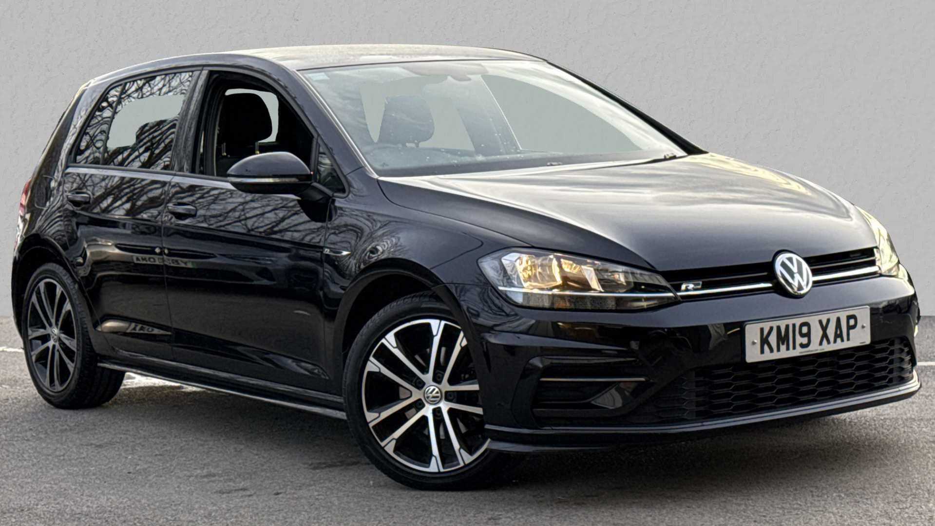 Main listing image - Volkswagen Golf