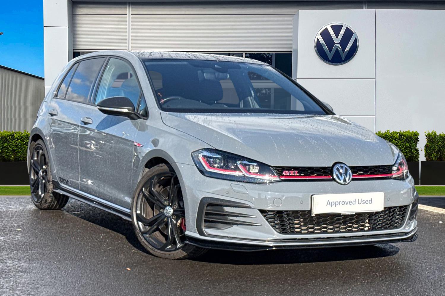 Main listing image - Volkswagen Golf