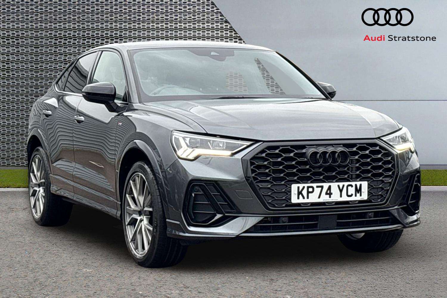 Main listing image - Audi Q3