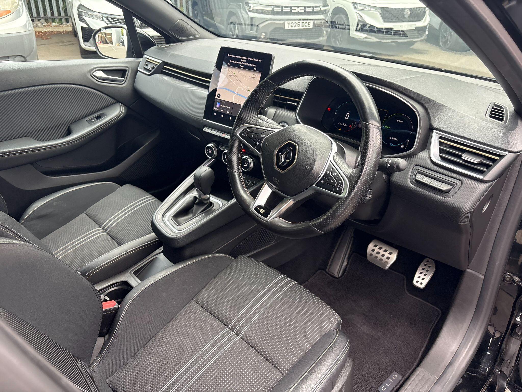 Main listing image - Renault Clio