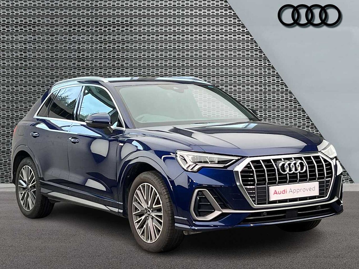 Main listing image - Audi Q3