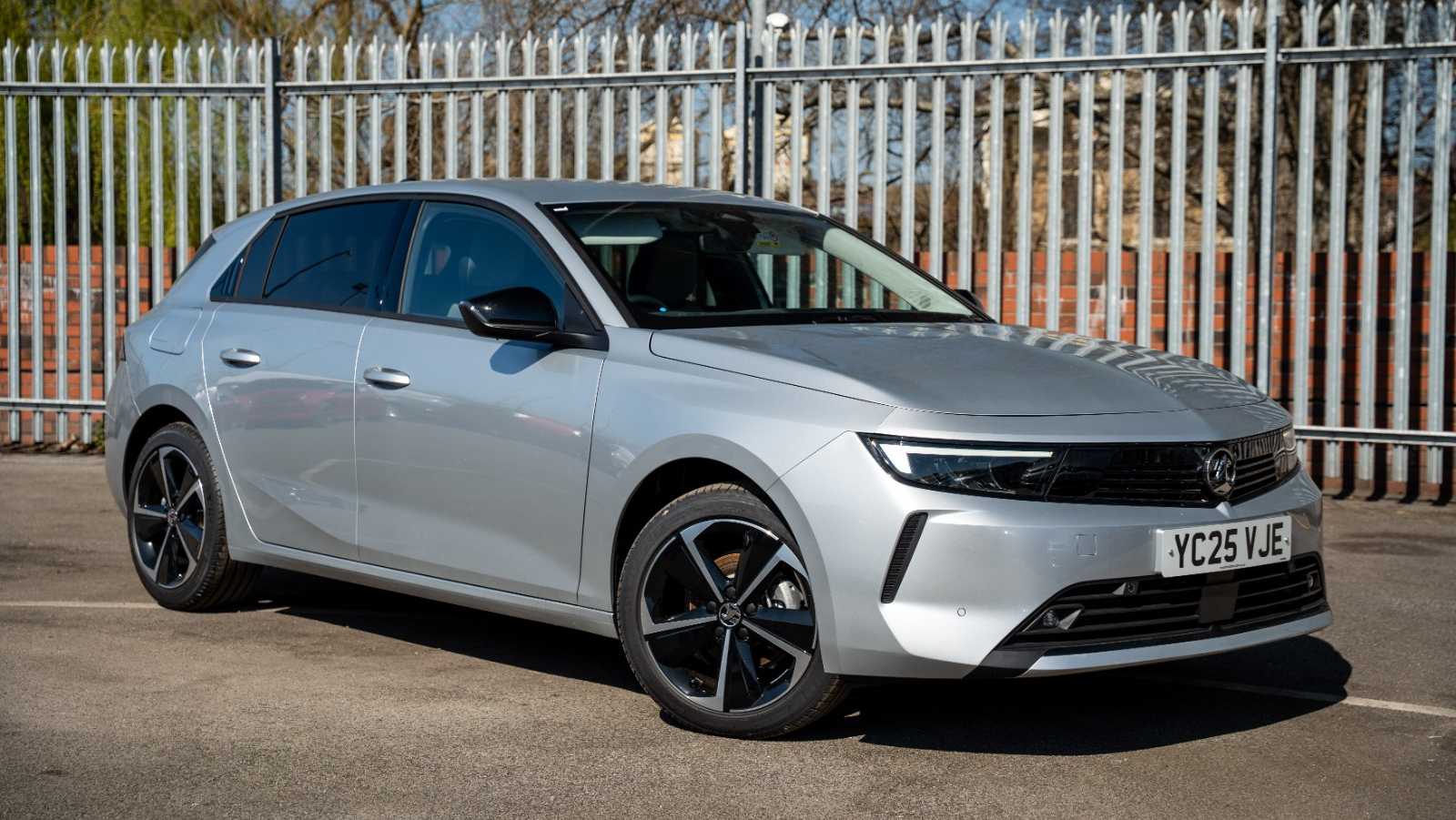 Main listing image - Vauxhall Astra