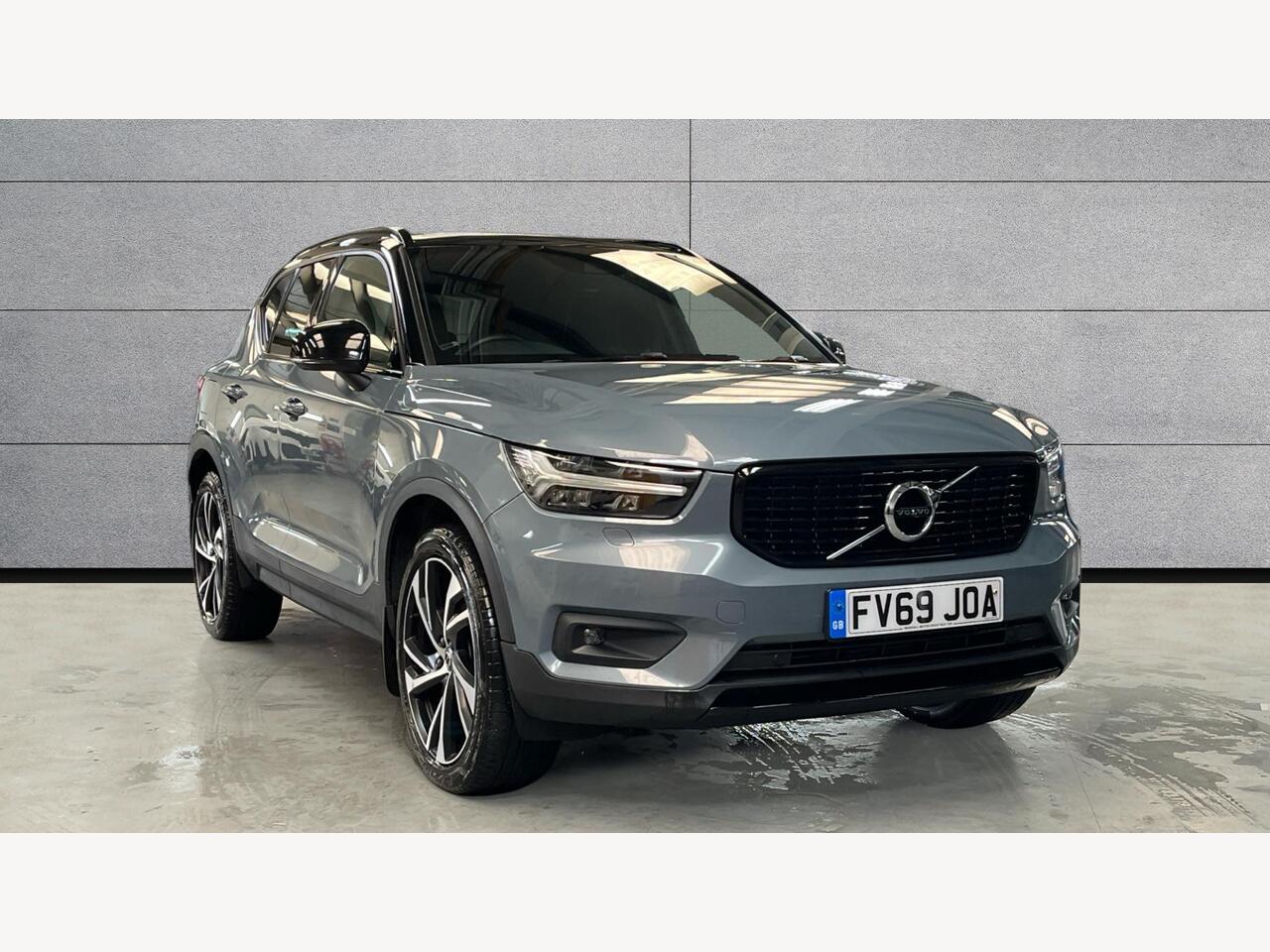 Main listing image - Volvo XC40