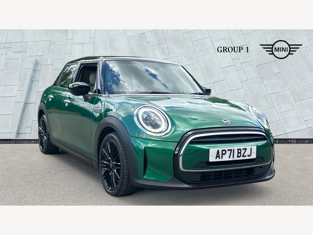 Main listing image - MINI Hatchback 5dr