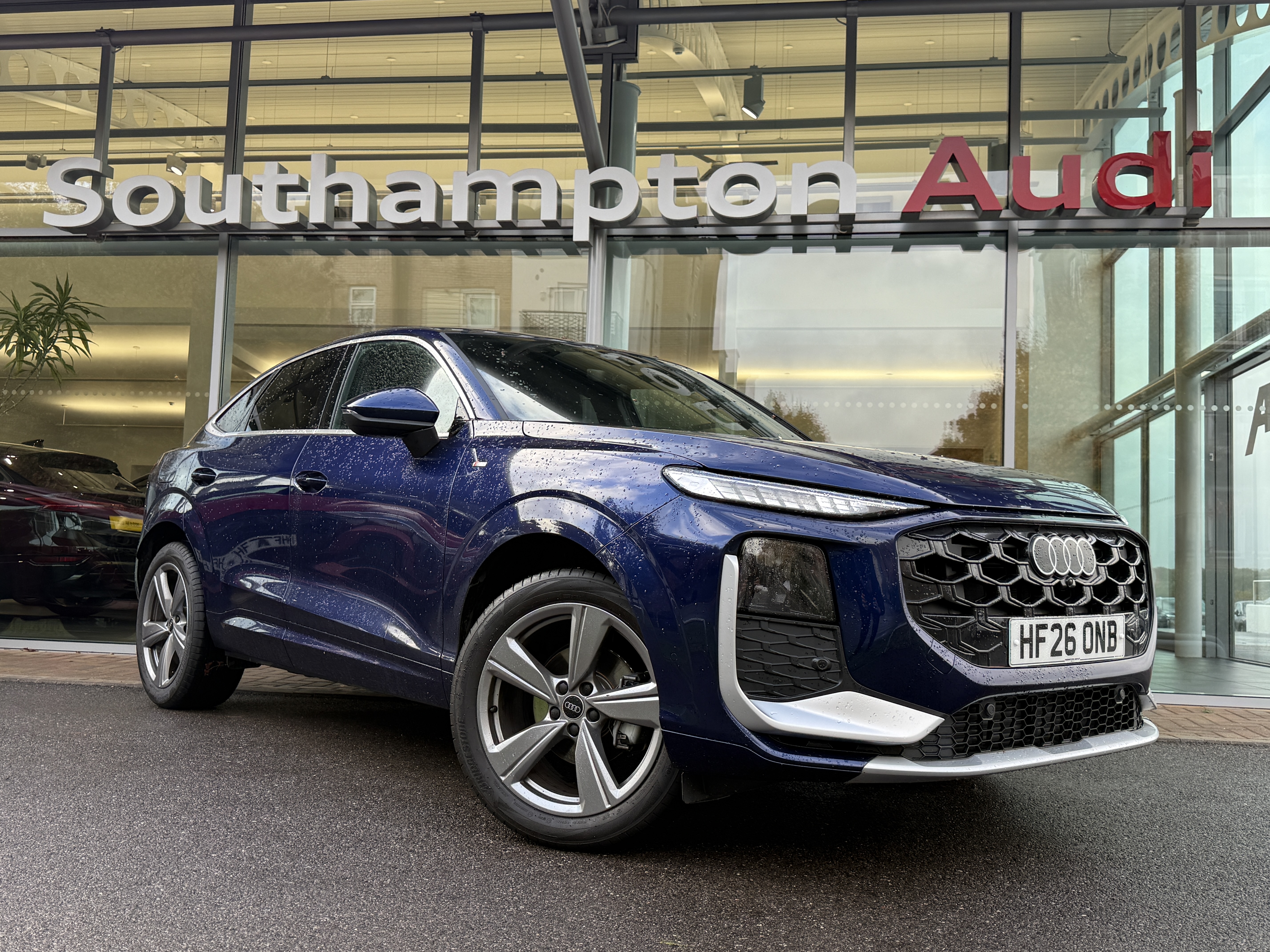 Main listing image - Audi Q3
