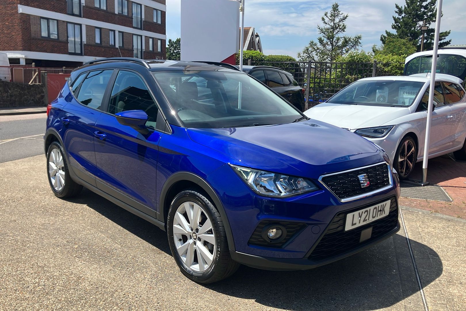Main listing image - SEAT Arona