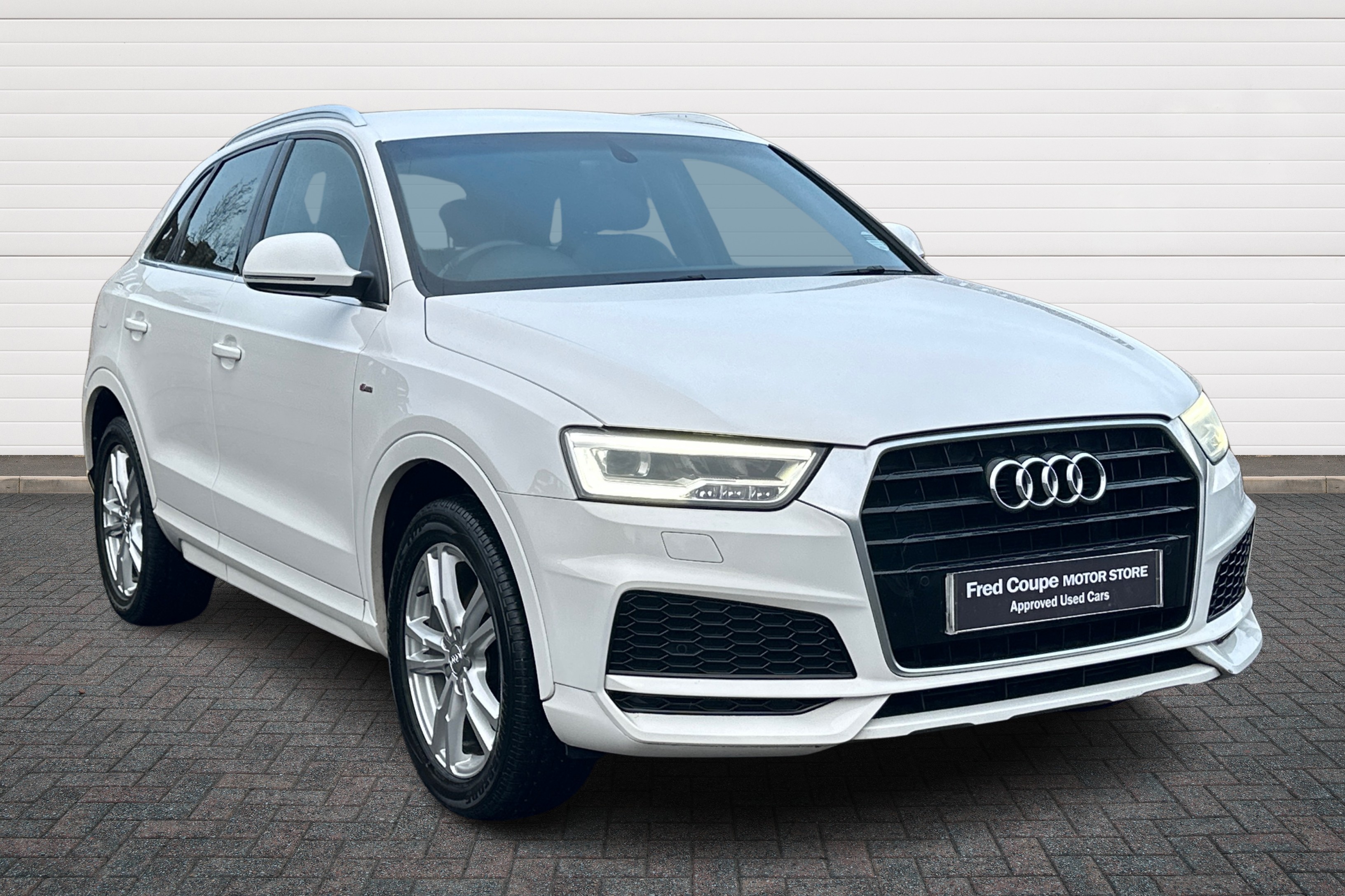 Main listing image - Audi Q3