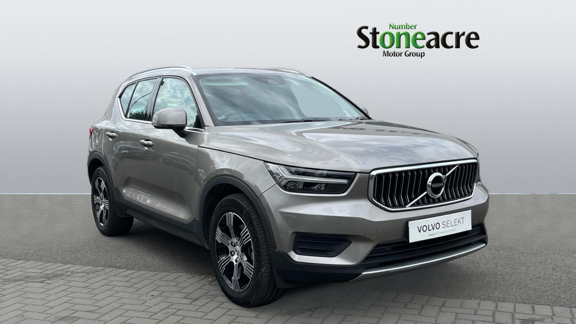 Main listing image - Volvo XC40