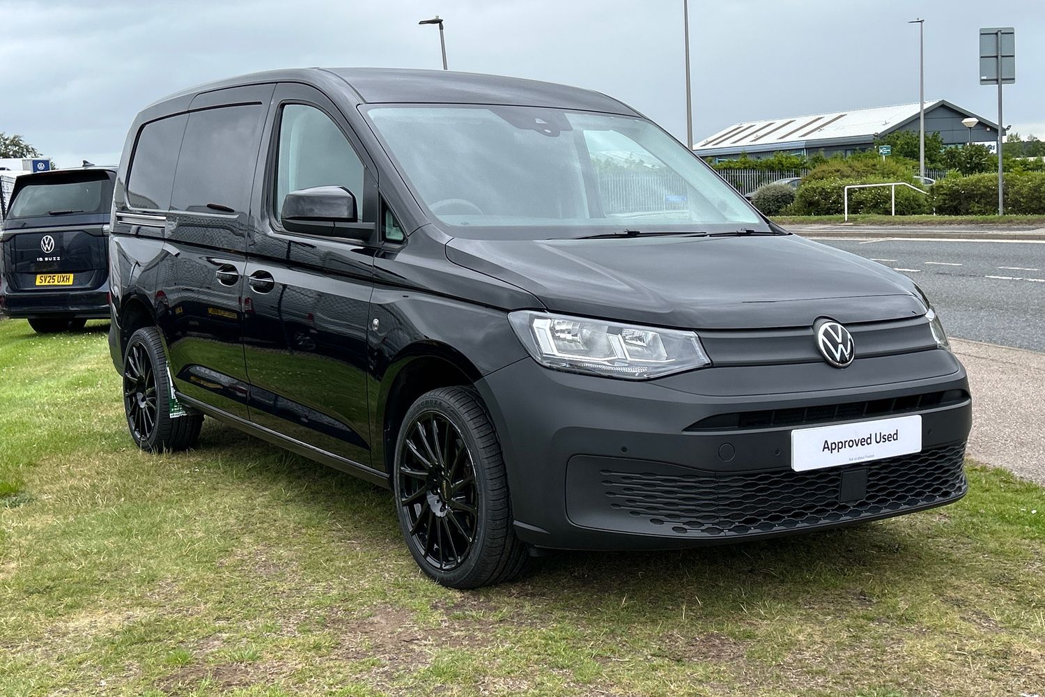 Main listing image - Volkswagen Caddy Maxi