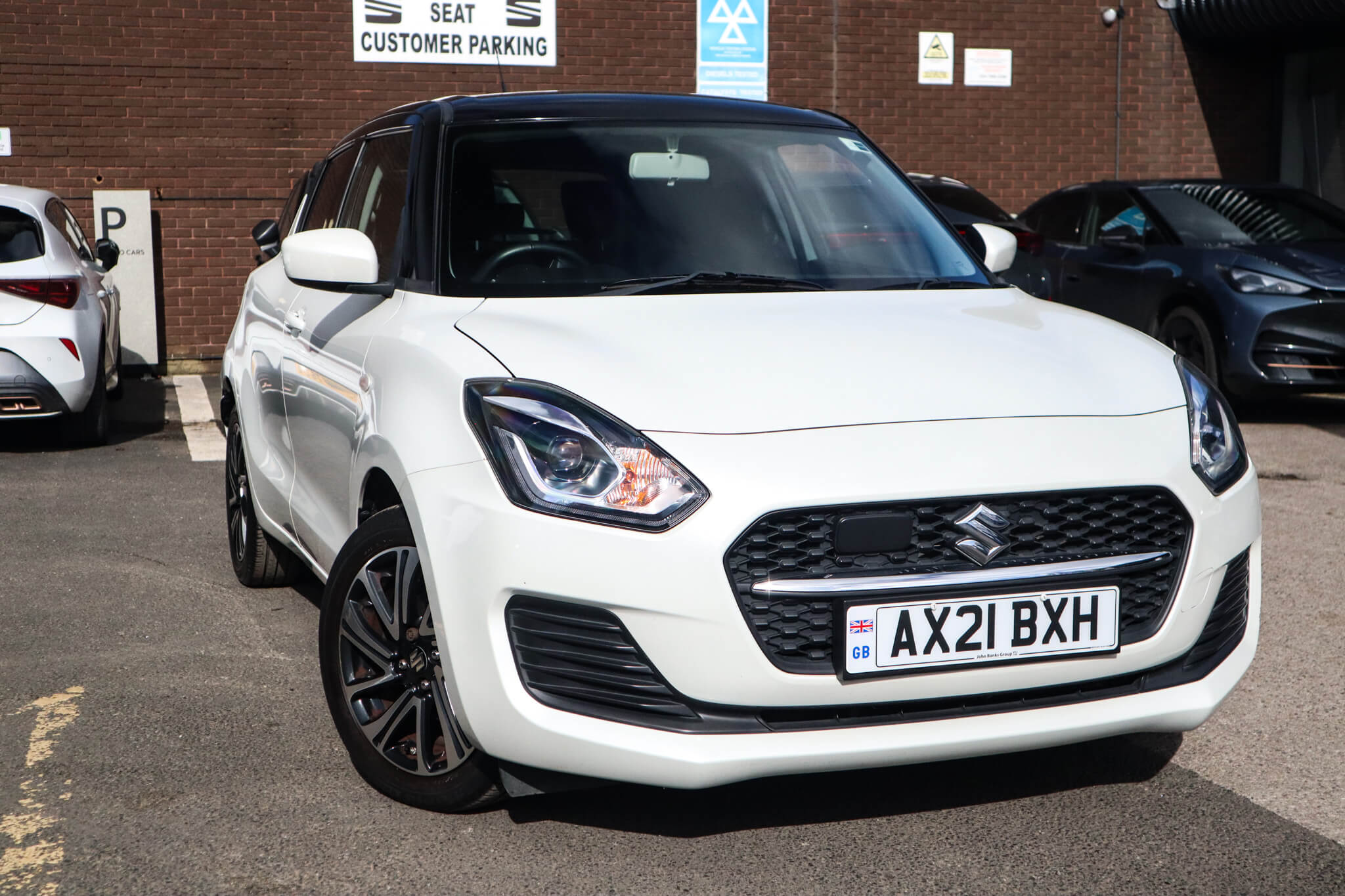 Main listing image - Suzuki Swift