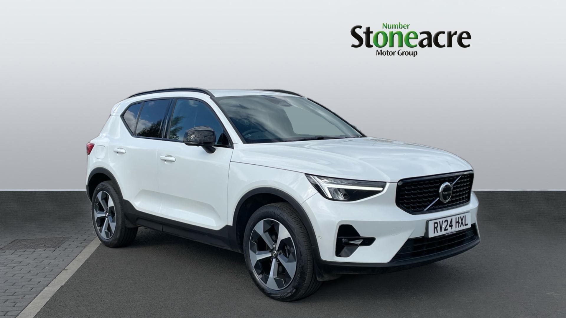 Main listing image - Volvo XC40