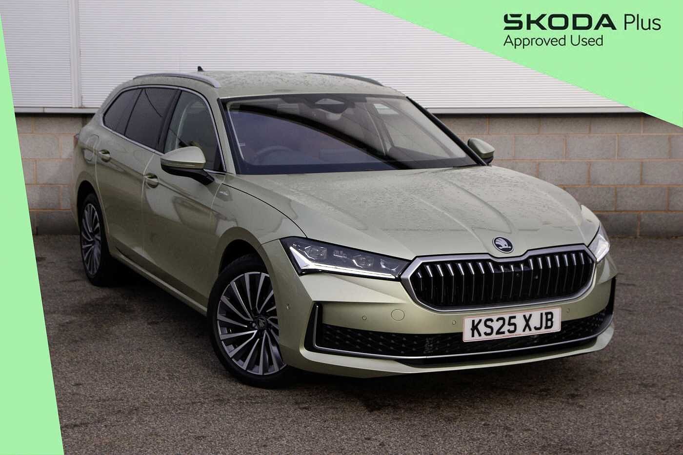 Main listing image - Skoda Superb Estate