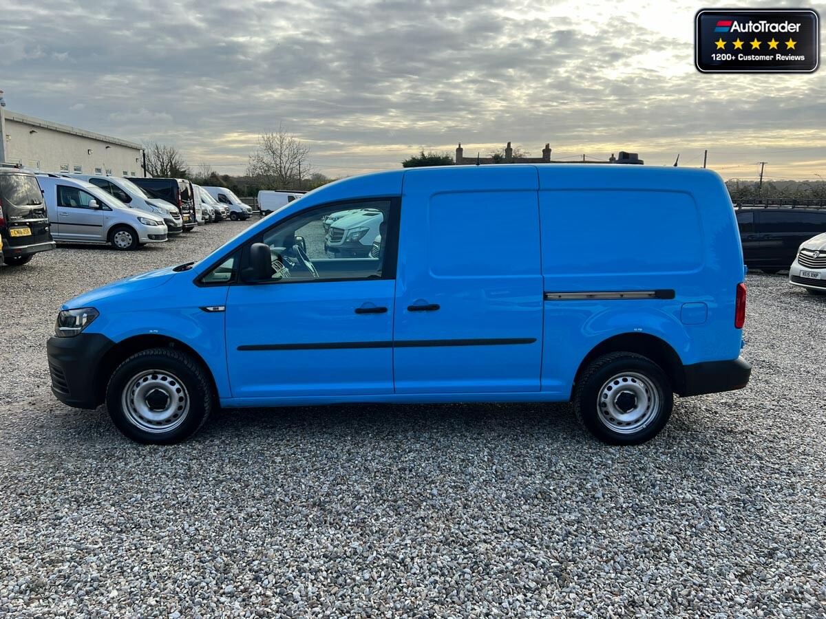 Main listing image - Volkswagen Caddy Maxi