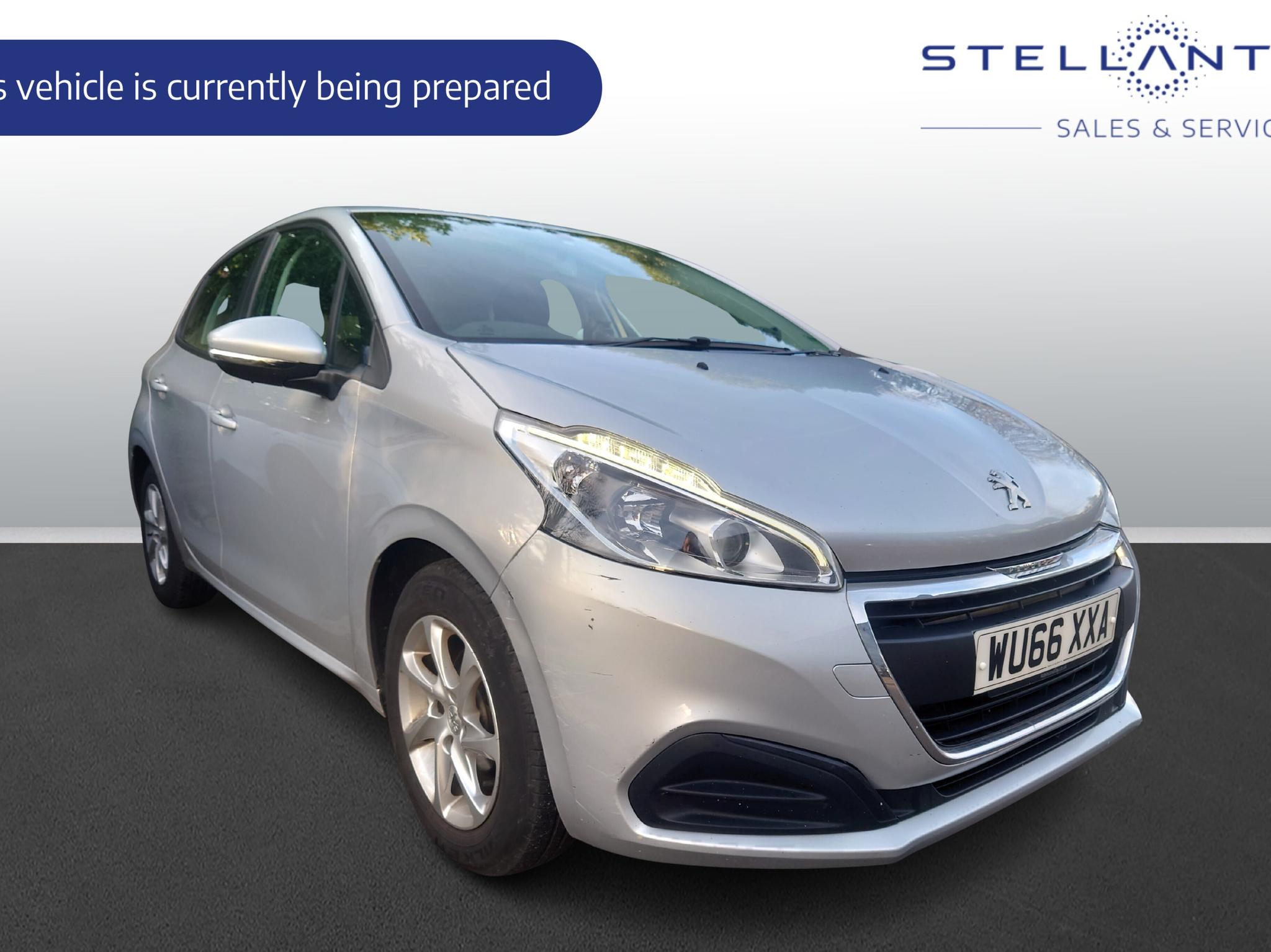 Main listing image - Peugeot 208