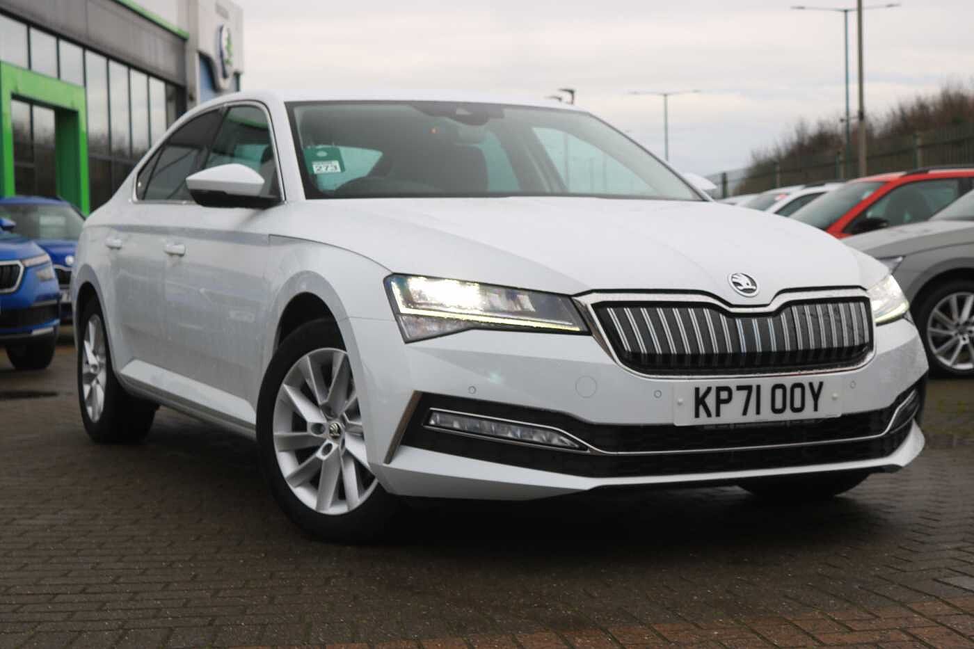 Main listing image - Skoda Superb