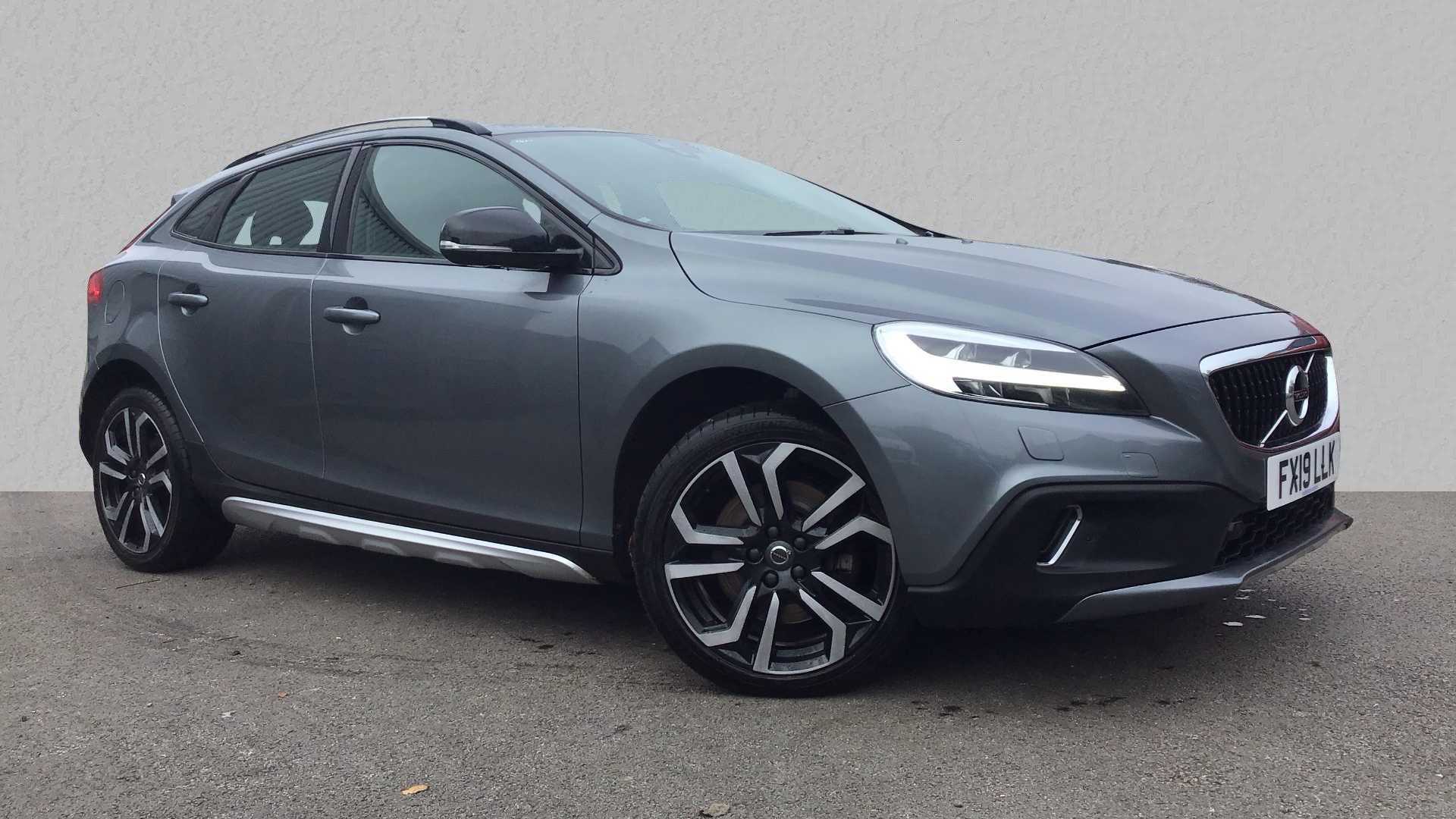 Main listing image - Volvo V40 Cross Country