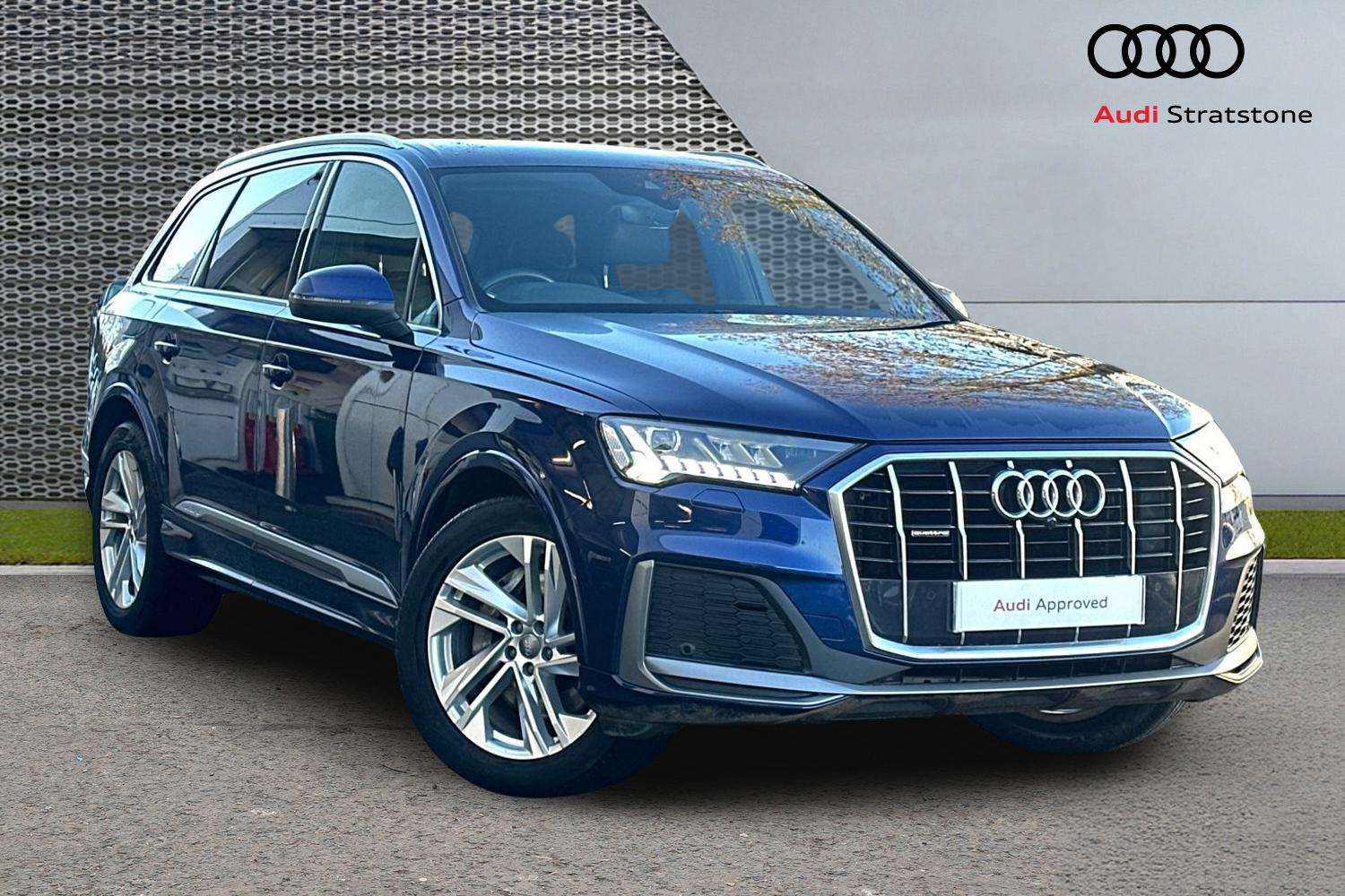 Main listing image - Audi Q7
