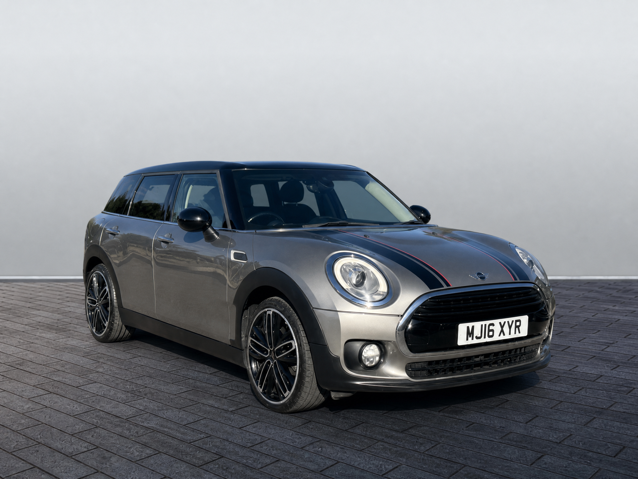 Main listing image - MINI Clubman