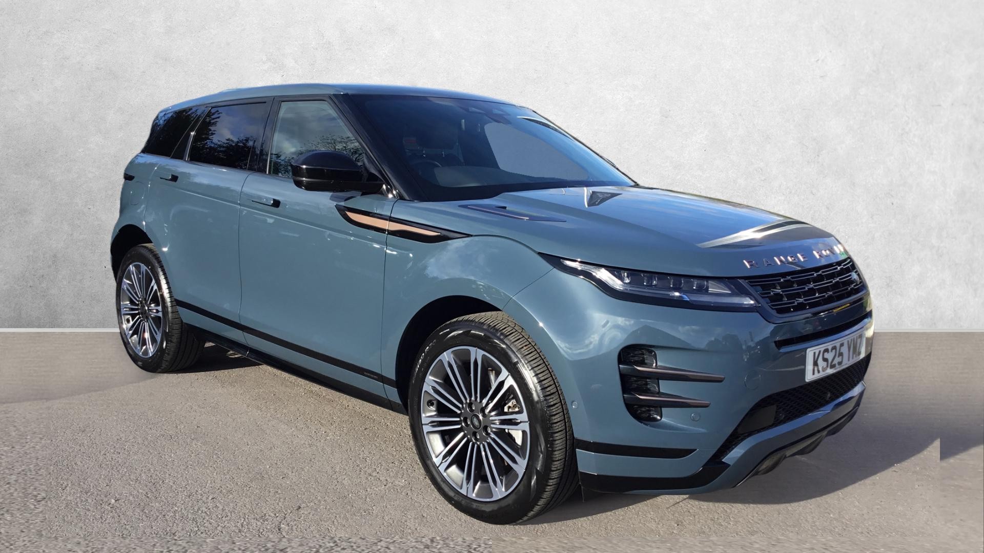 Main listing image - Land Rover Range Rover Evoque