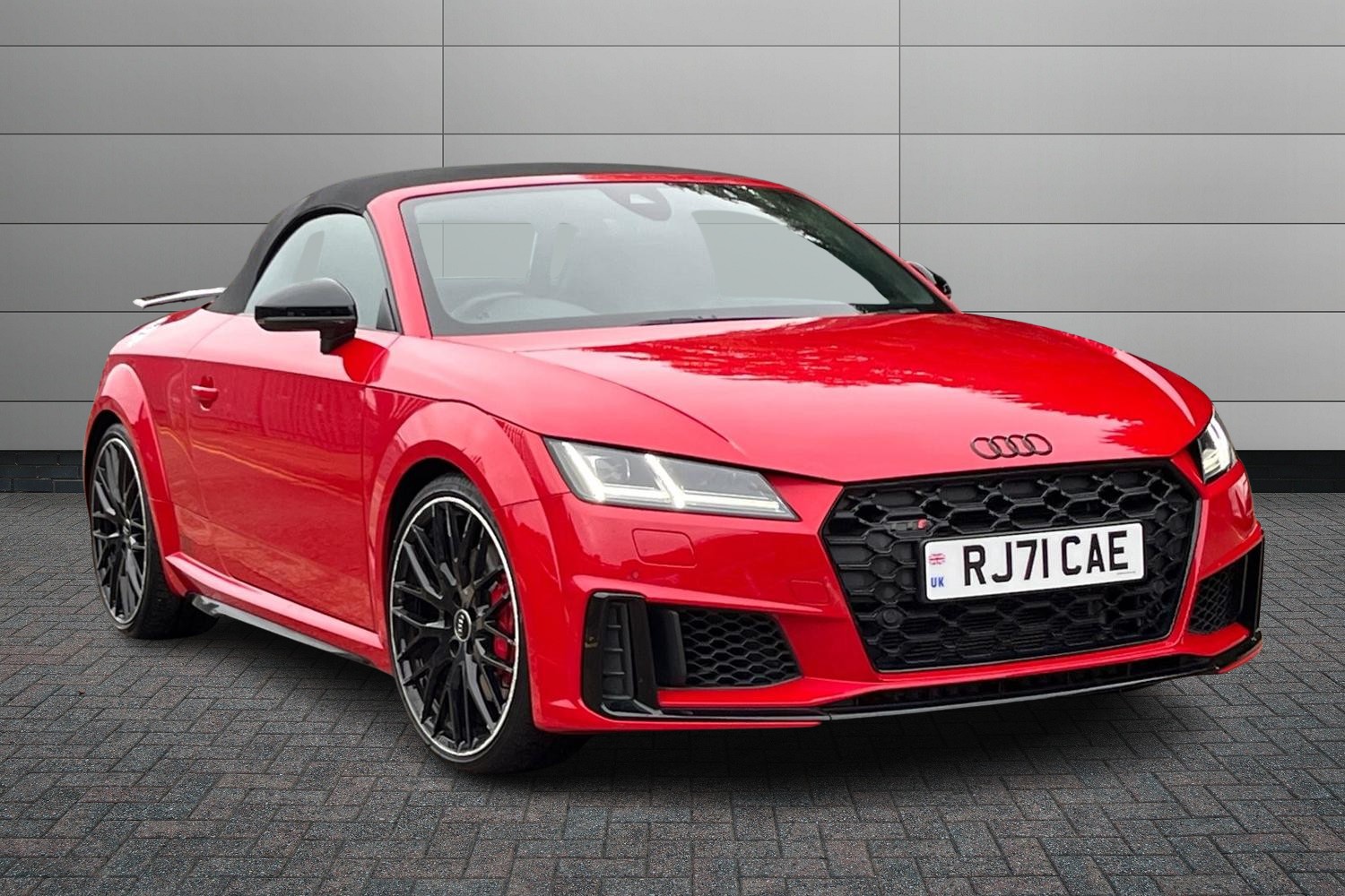 Main listing image - Audi TT S