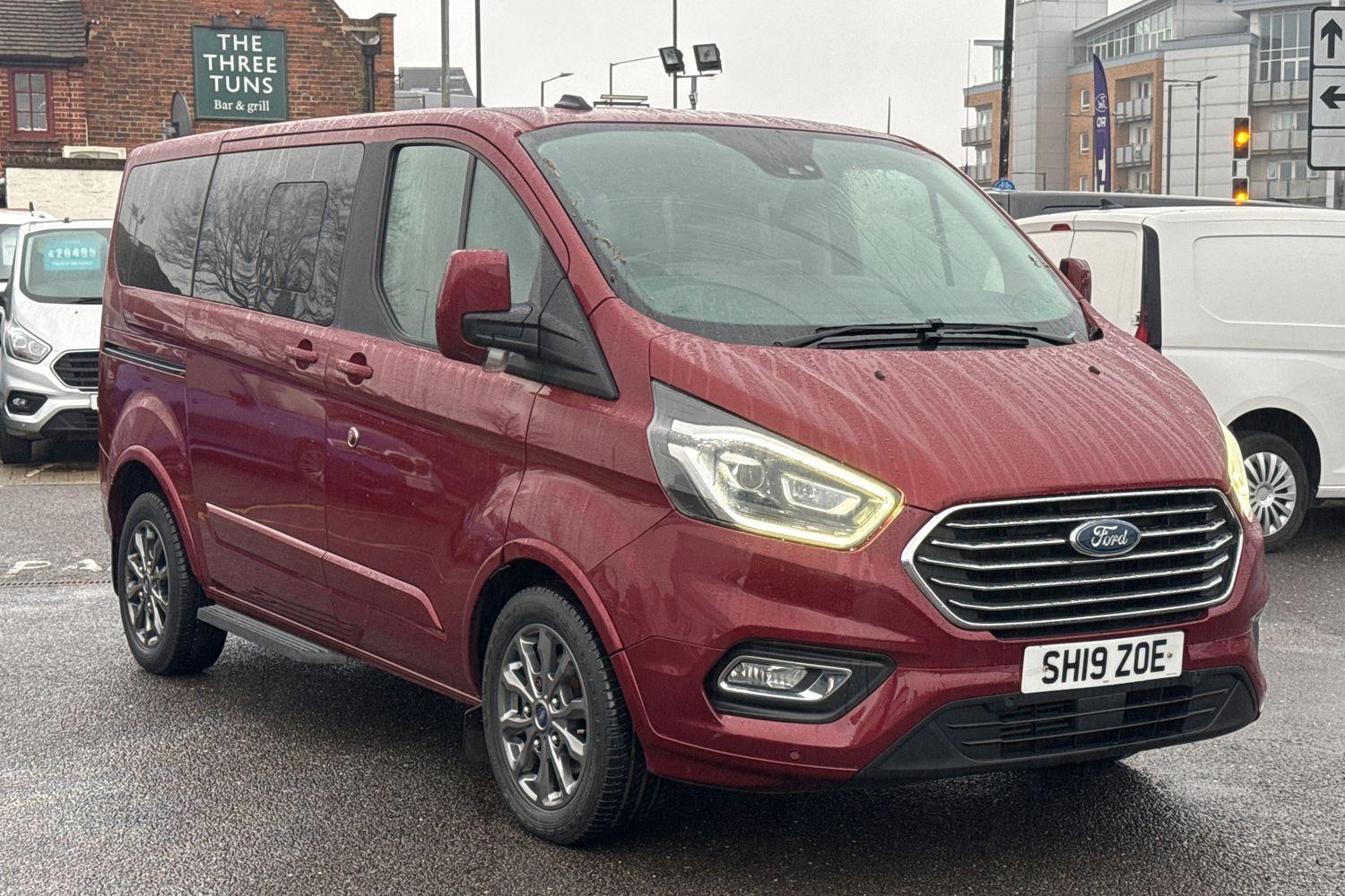 Main listing image - Ford Tourneo Custom