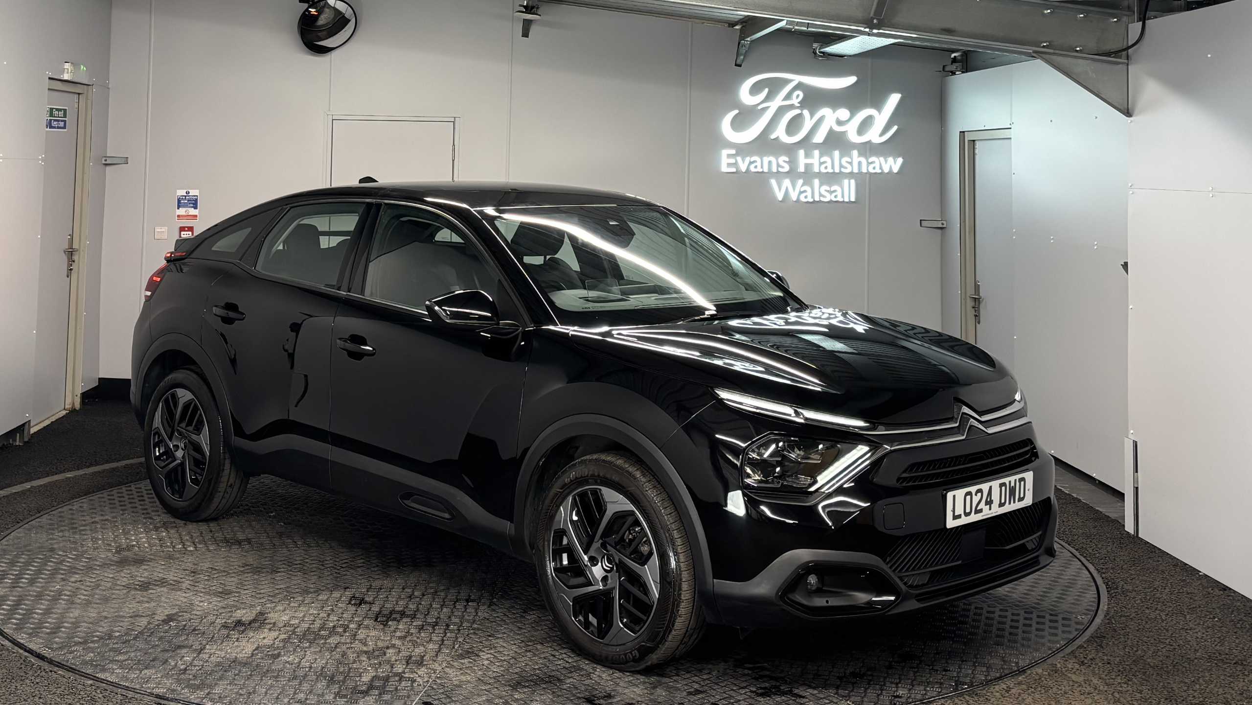 Main listing image - Citroen C4