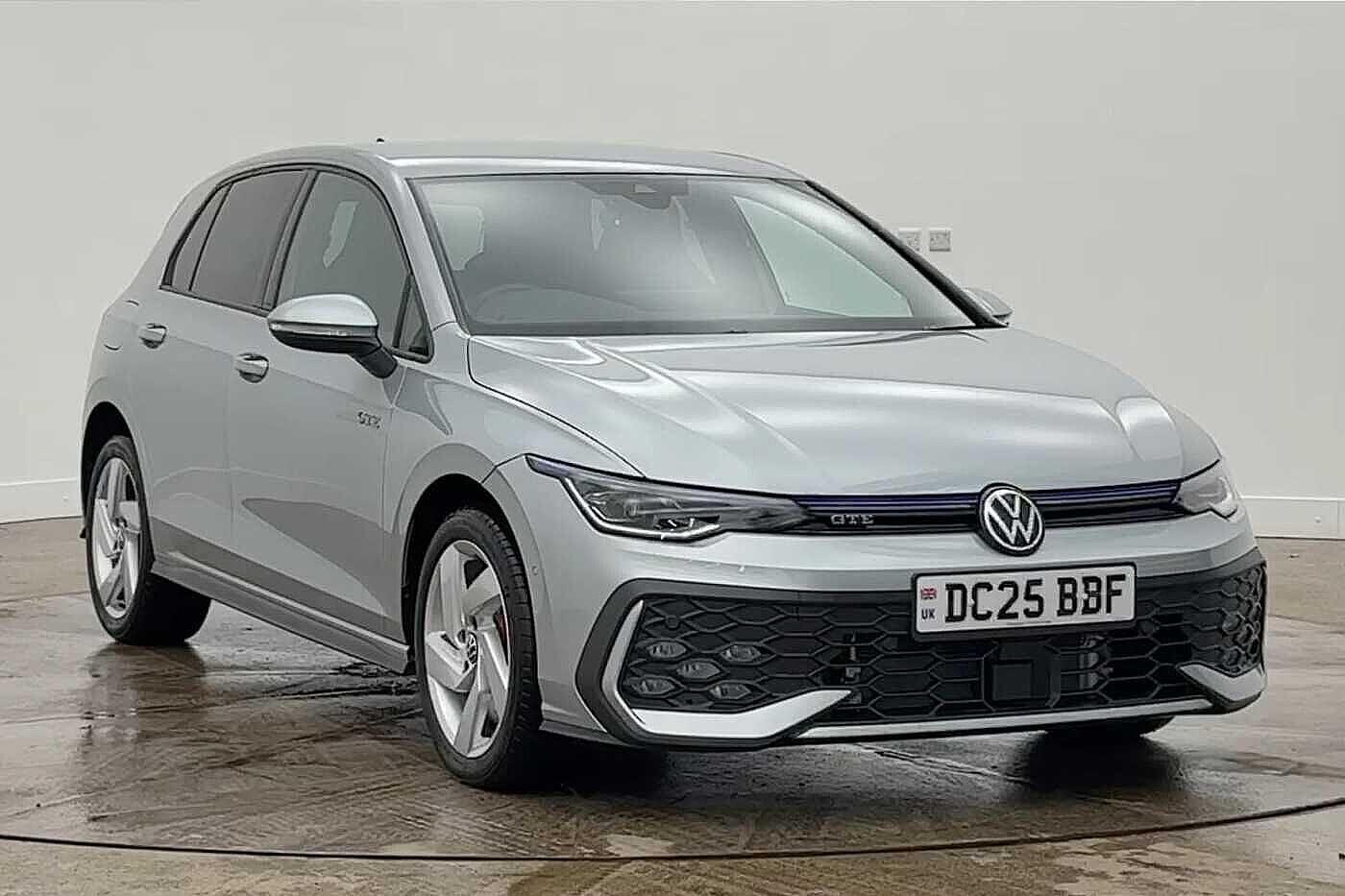 Main listing image - Volkswagen Golf GTE