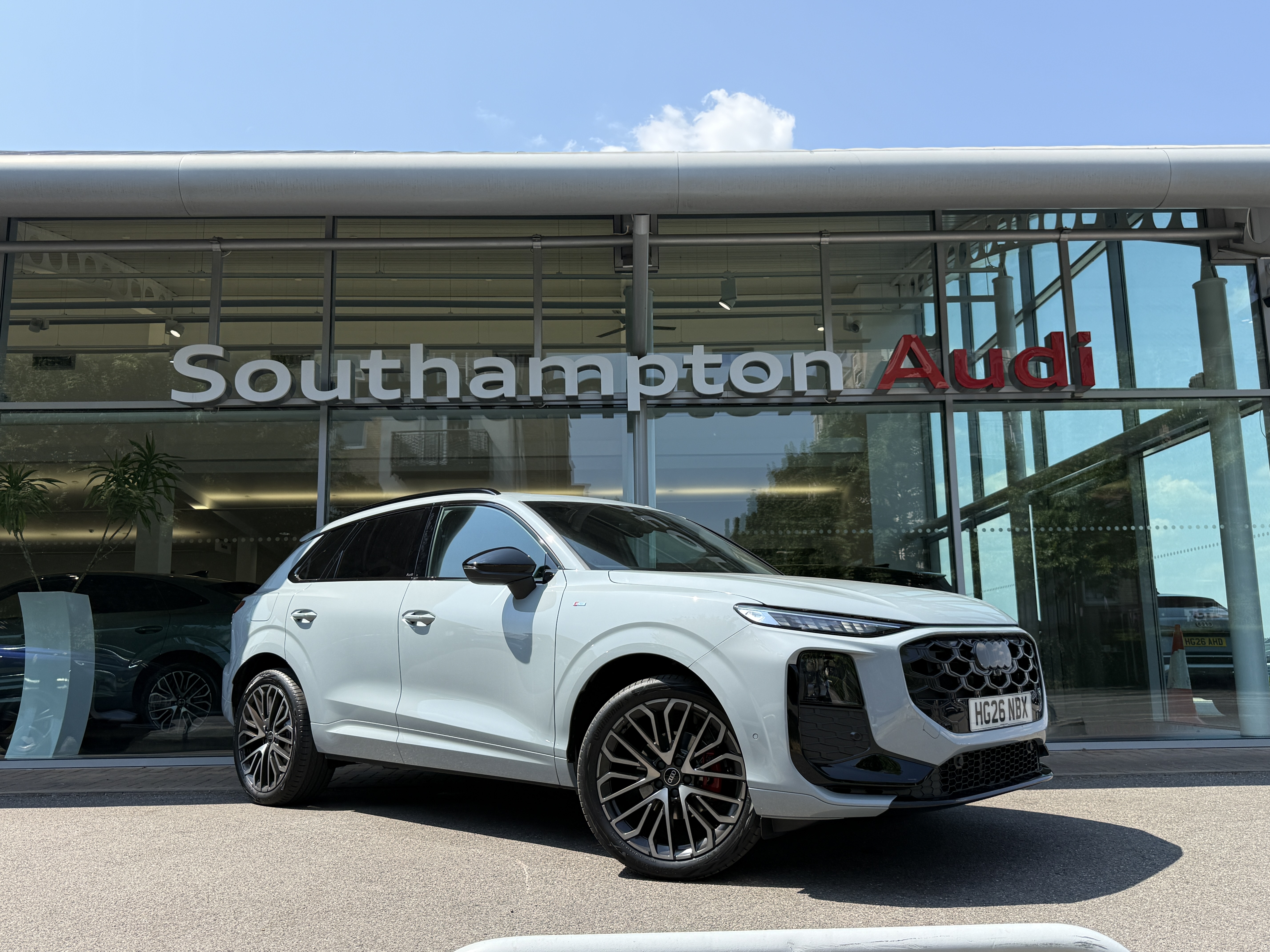 Main listing image - Audi Q3