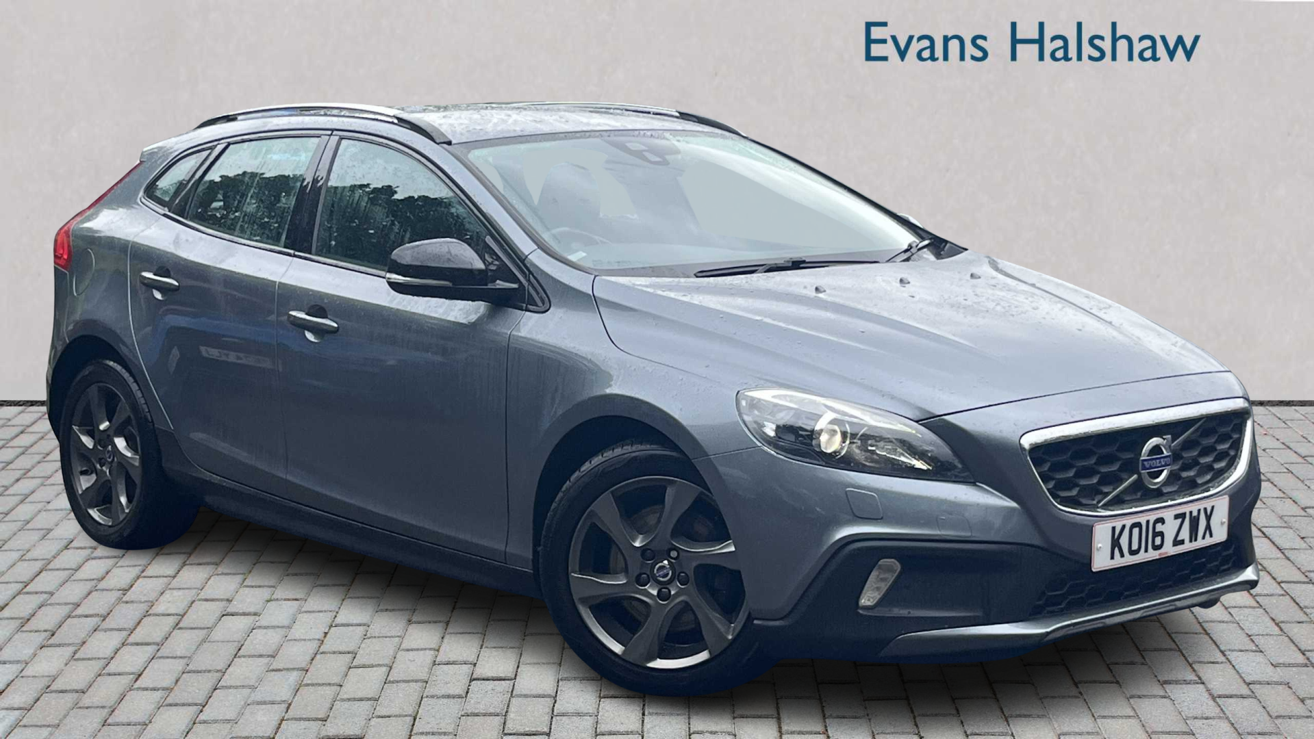 Main listing image - Volvo V40 Cross Country