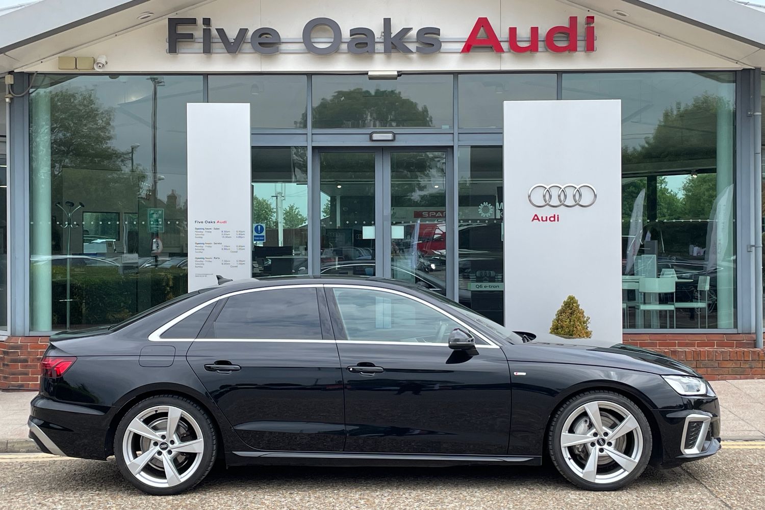 Main listing image - Audi A4